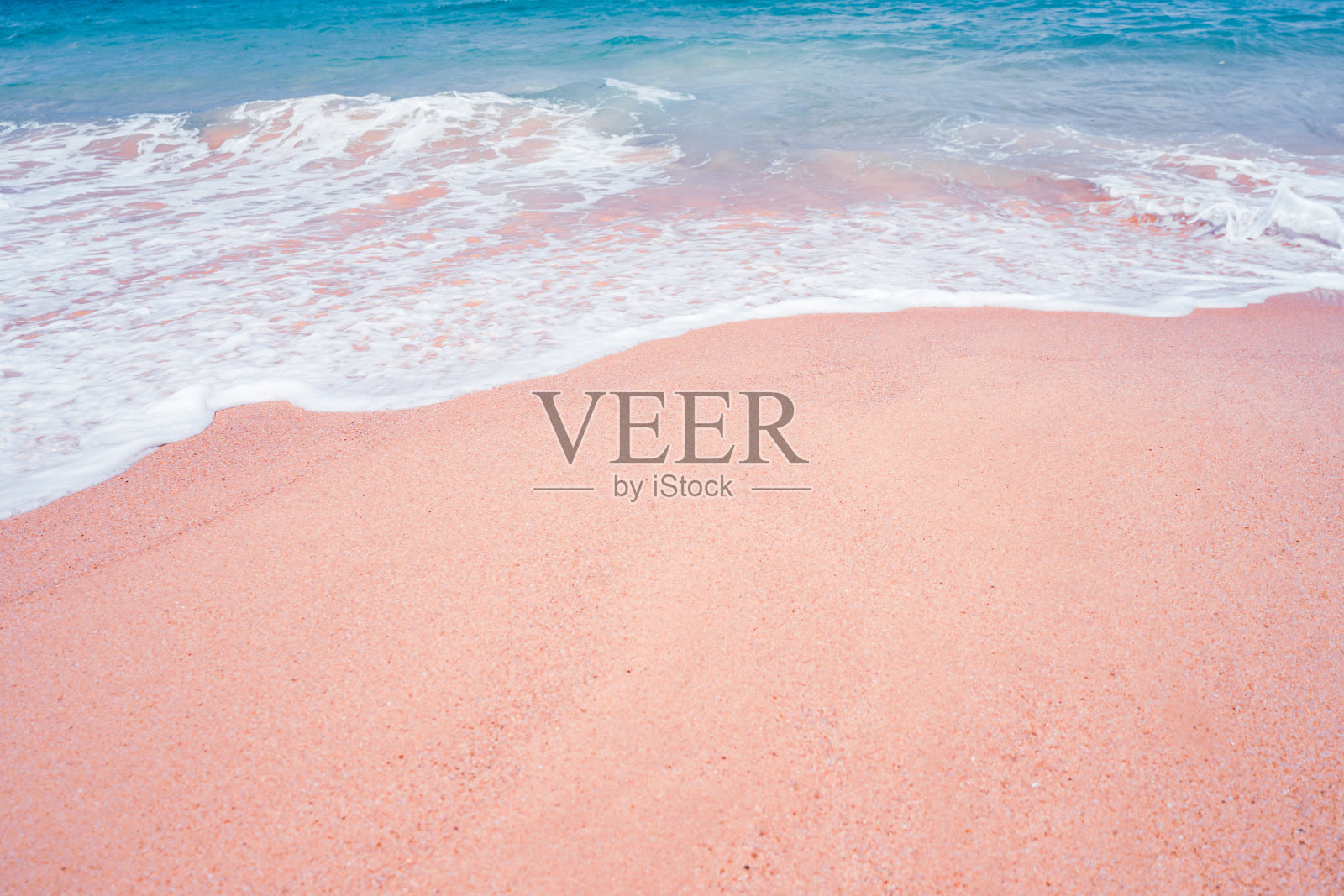 热带夏季沙滩和美丽的天空与椰子树的背景。照片摄影图片