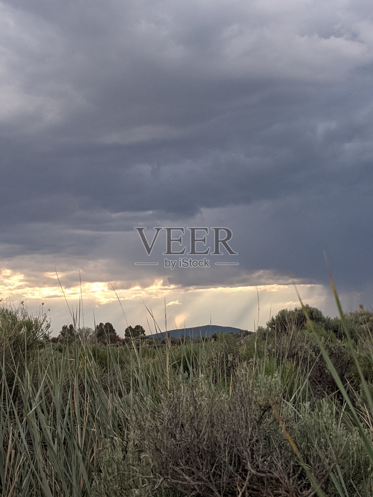 山上的风暴照片摄影图片