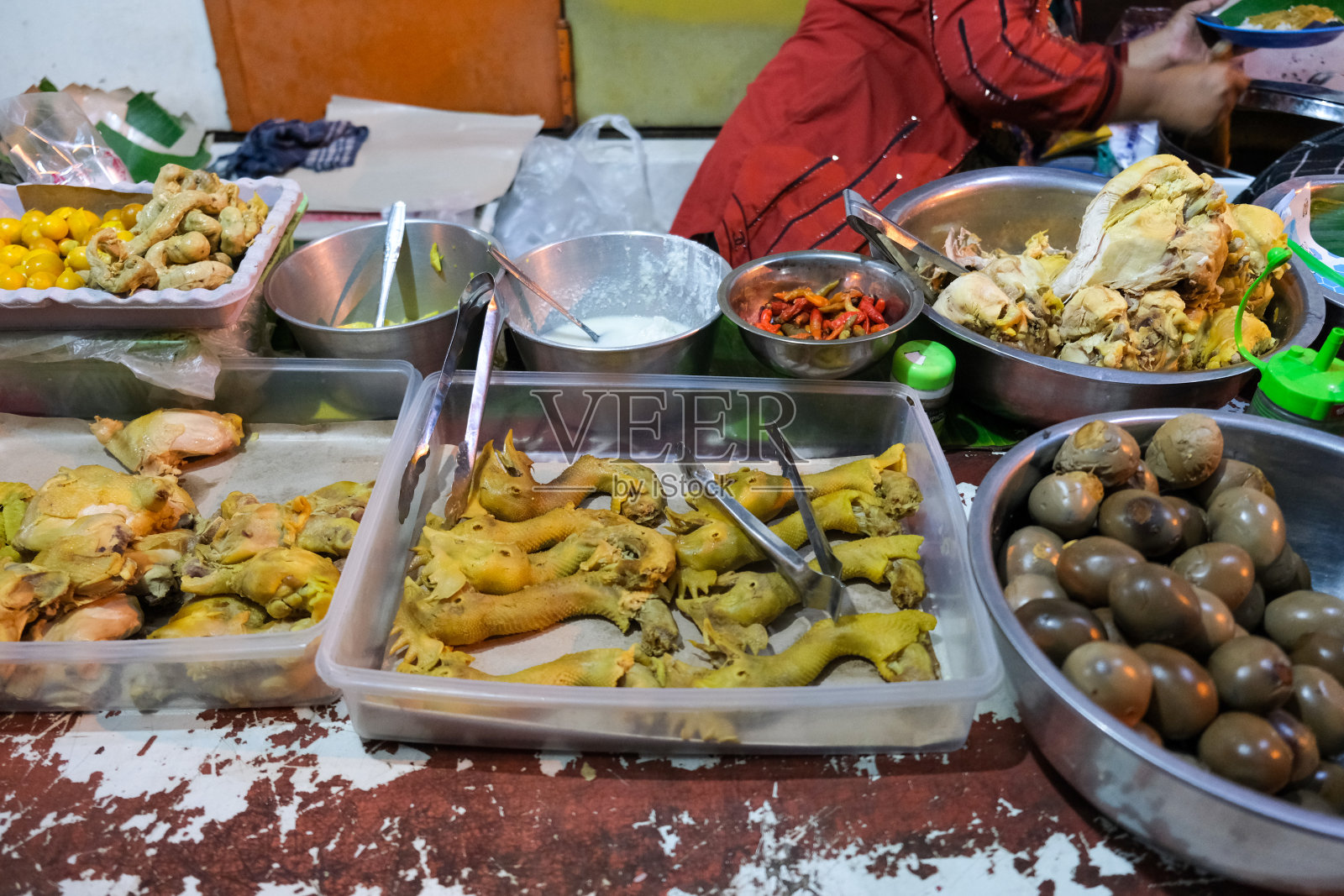 准备米饭炖菜照片摄影图片