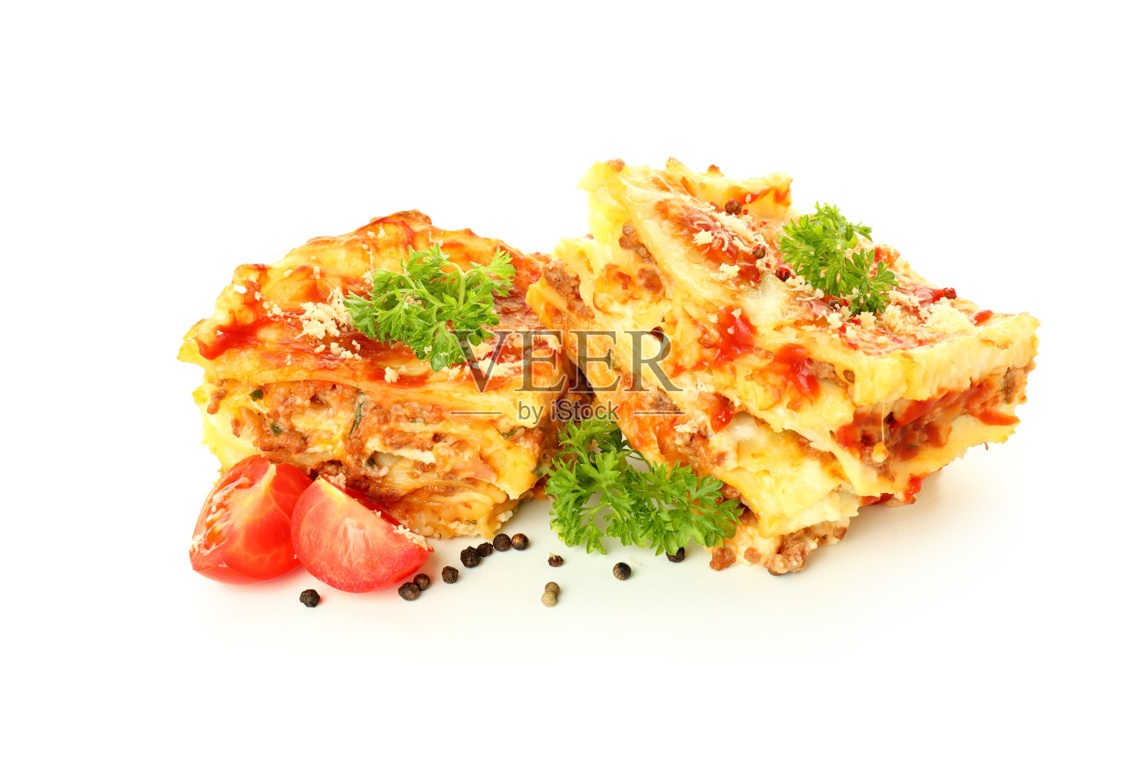 美味的食物概念，千层面孤立在白色的背景上照片摄影图片