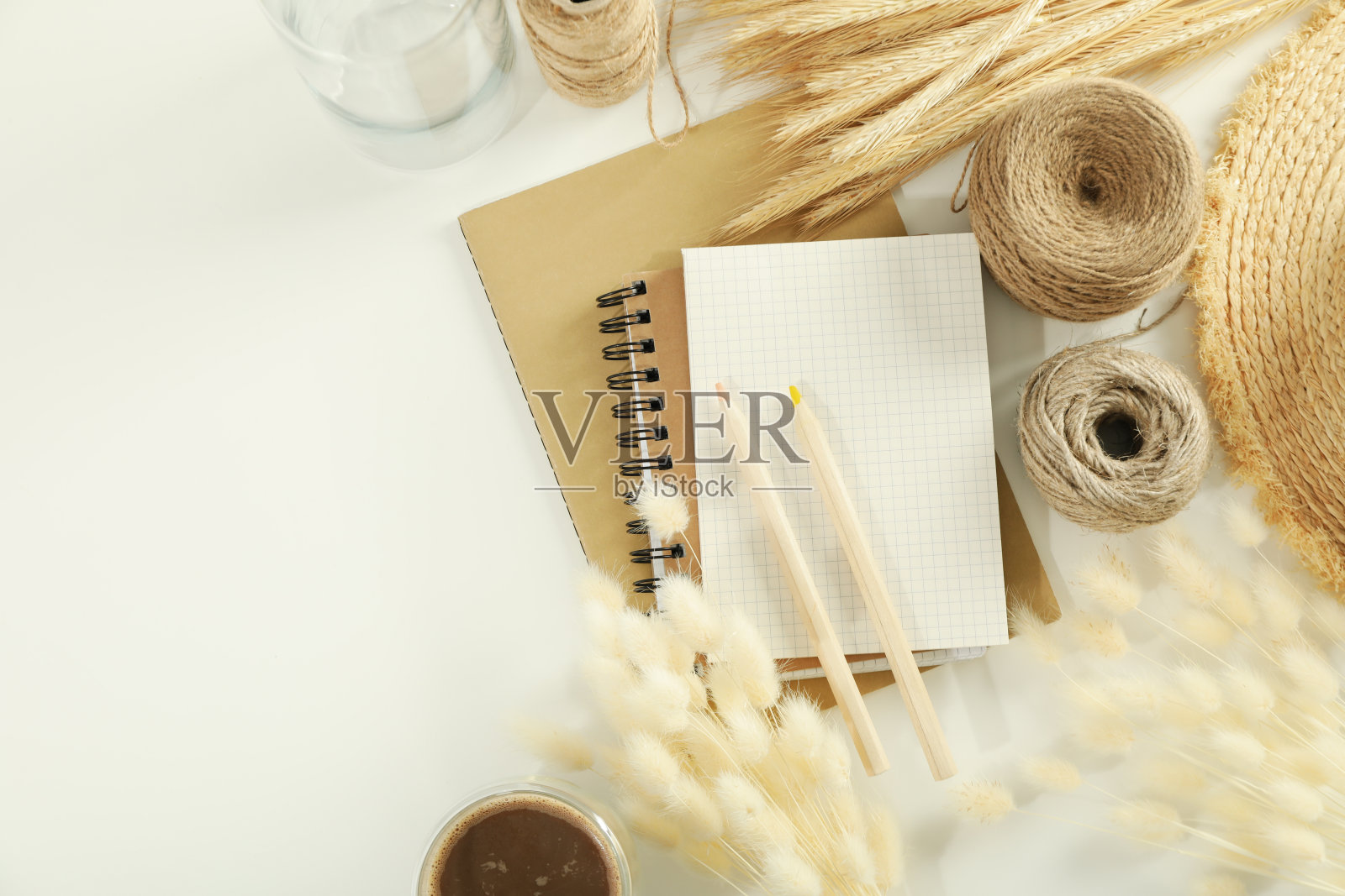 Hygge与不同配件的概念或组成照片摄影图片