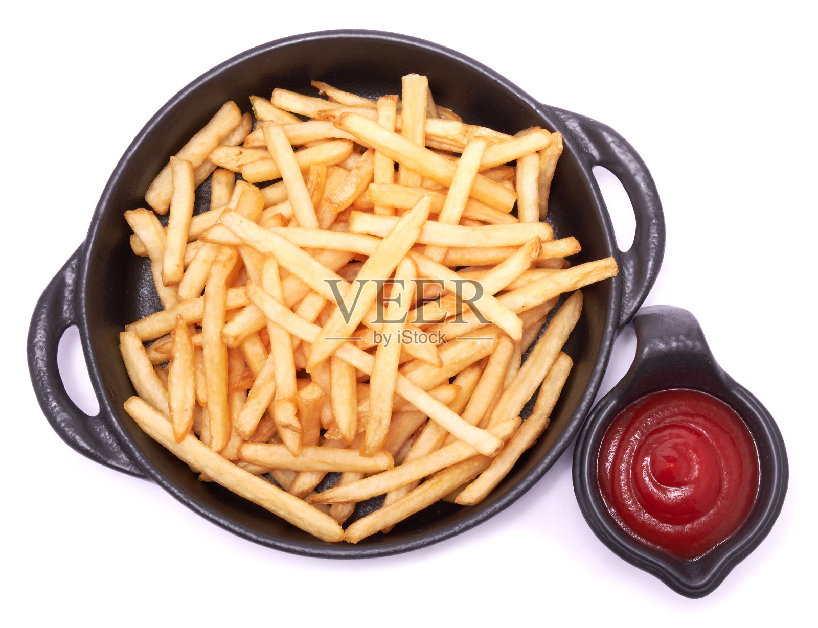 黑色陶瓷碗里的薯条土豆被隔离在白色的背景上照片摄影图片