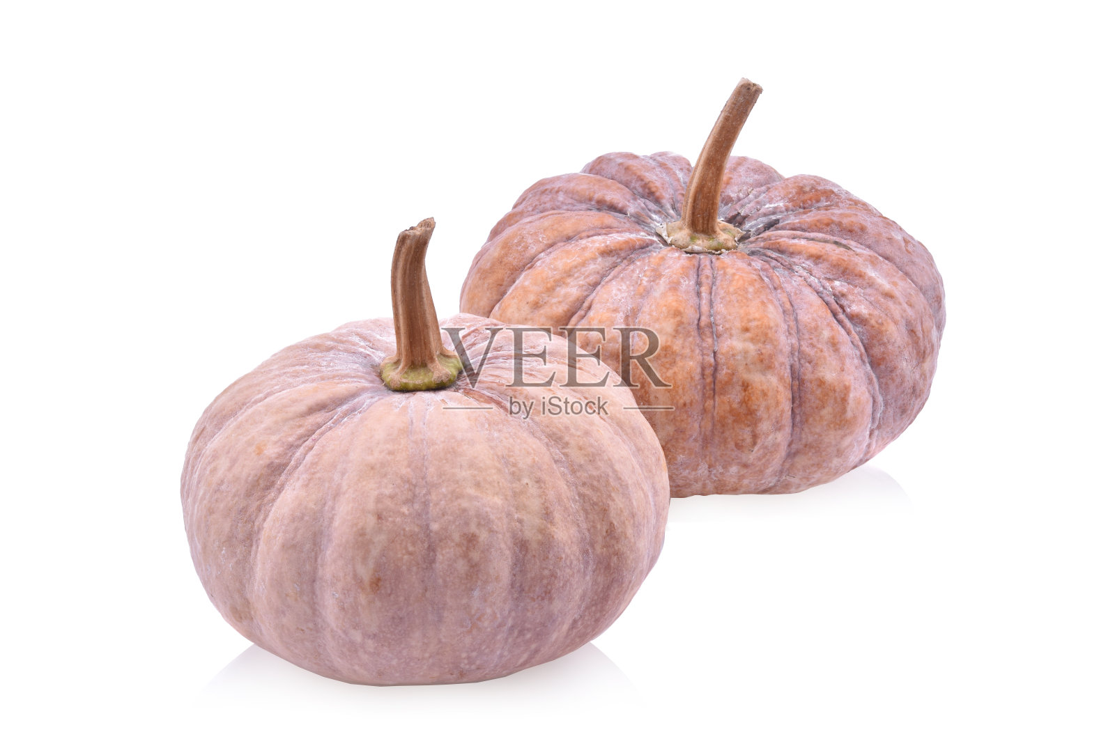 白色背景上孤立的黄色南瓜蔬菜。照片摄影图片