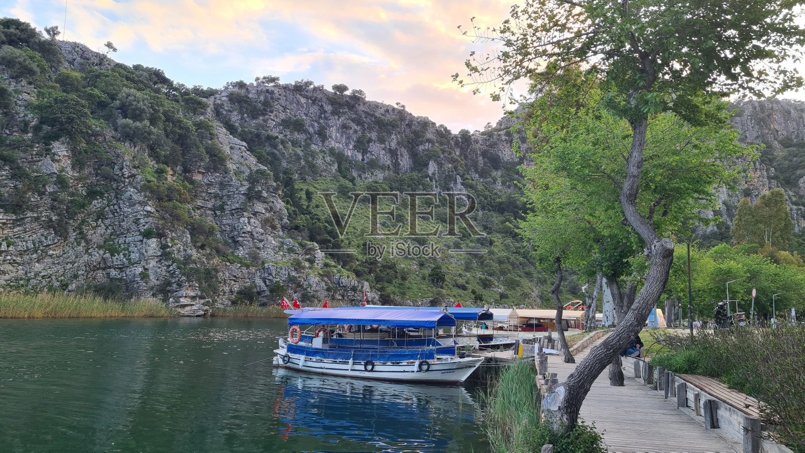 大雁岩墓照片摄影图片