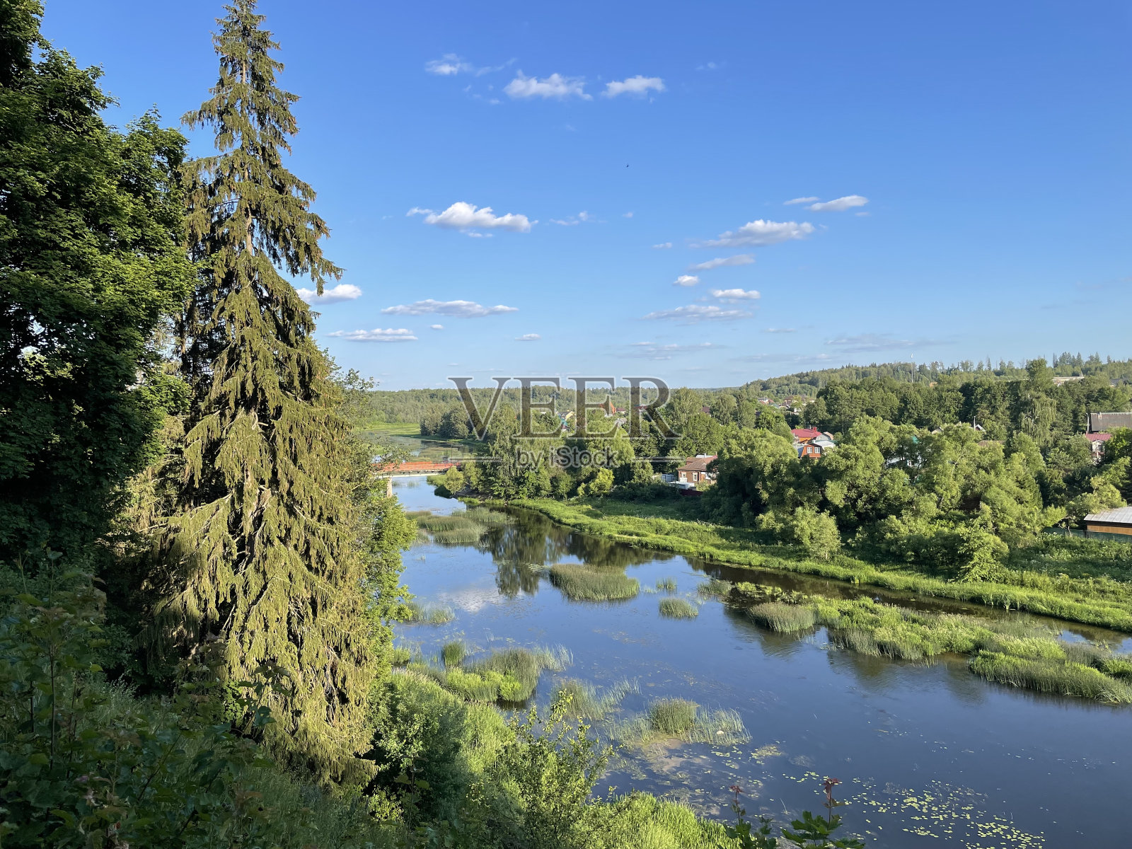 Ruza河。俄罗斯的鲁扎市照片摄影图片