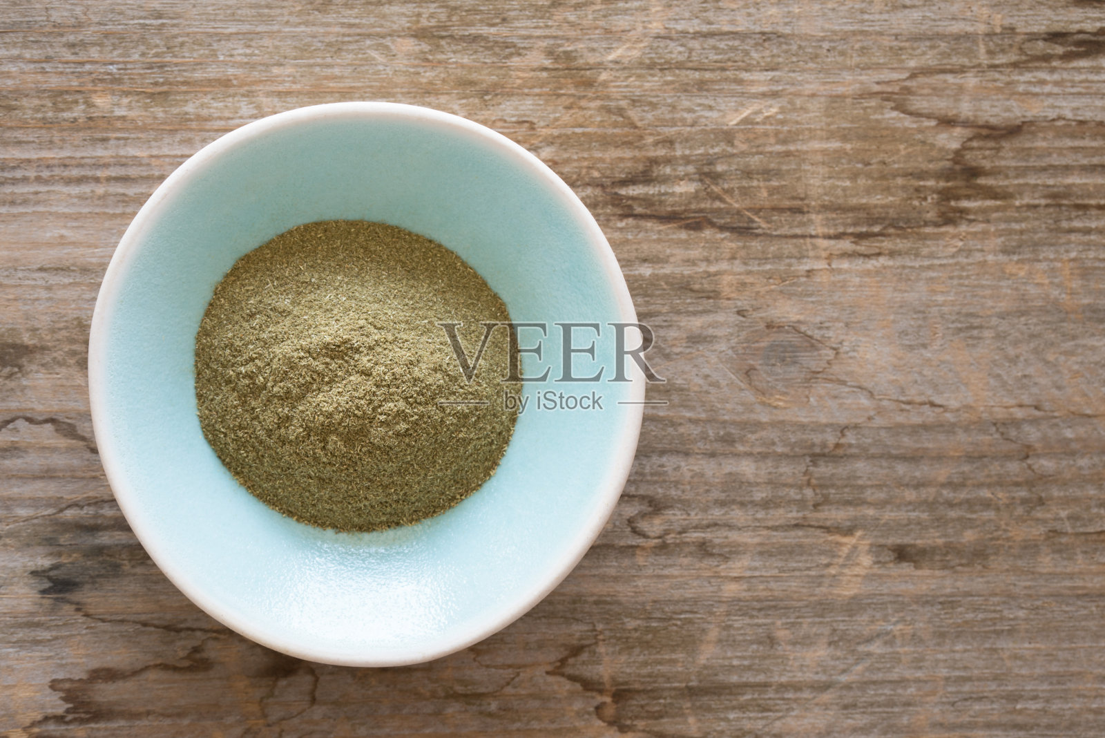 地面黄樟照片摄影图片