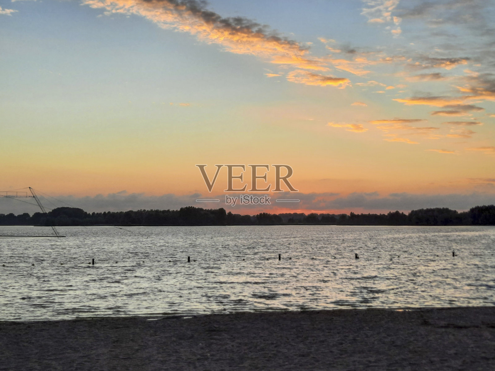 泽文惠仁罗特河上的日落照片摄影图片