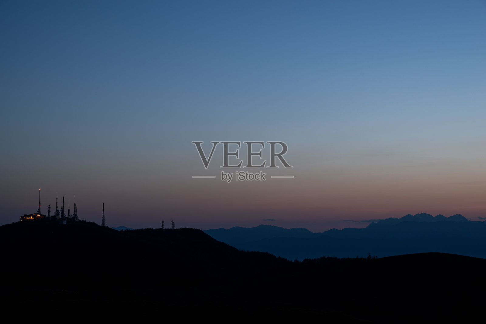 高原上的日落照片摄影图片