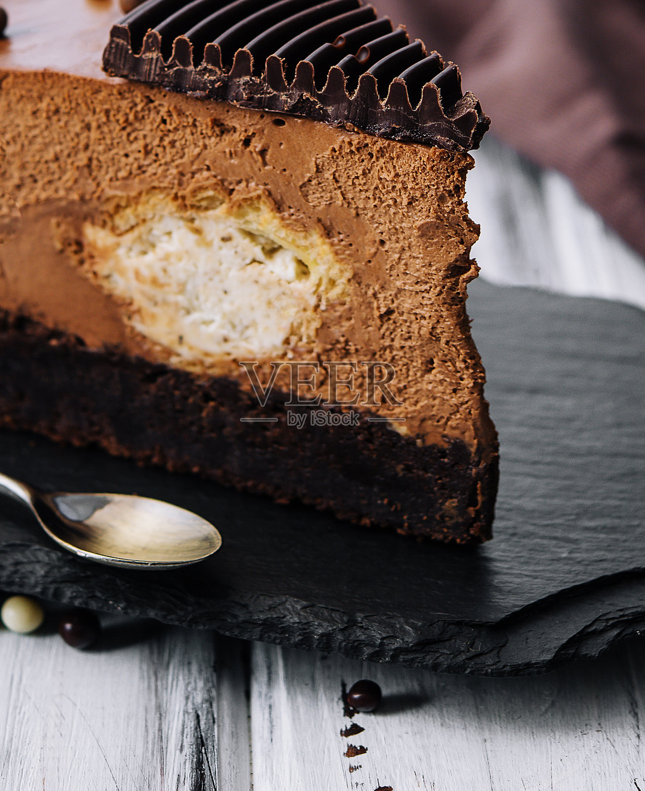 一块巧克力蛋糕特写照片摄影图片