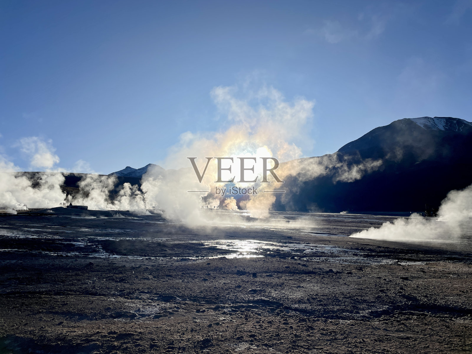 阿塔卡马的塔蒂奥间歇泉照片摄影图片