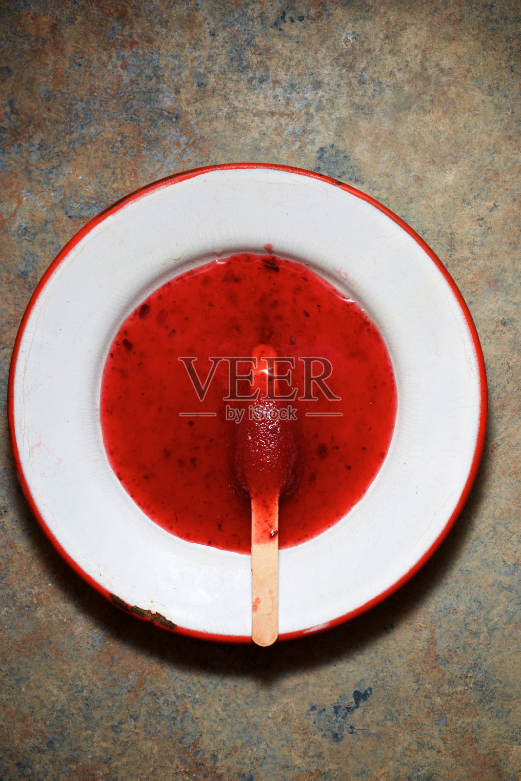 草莓冰棍照片摄影图片