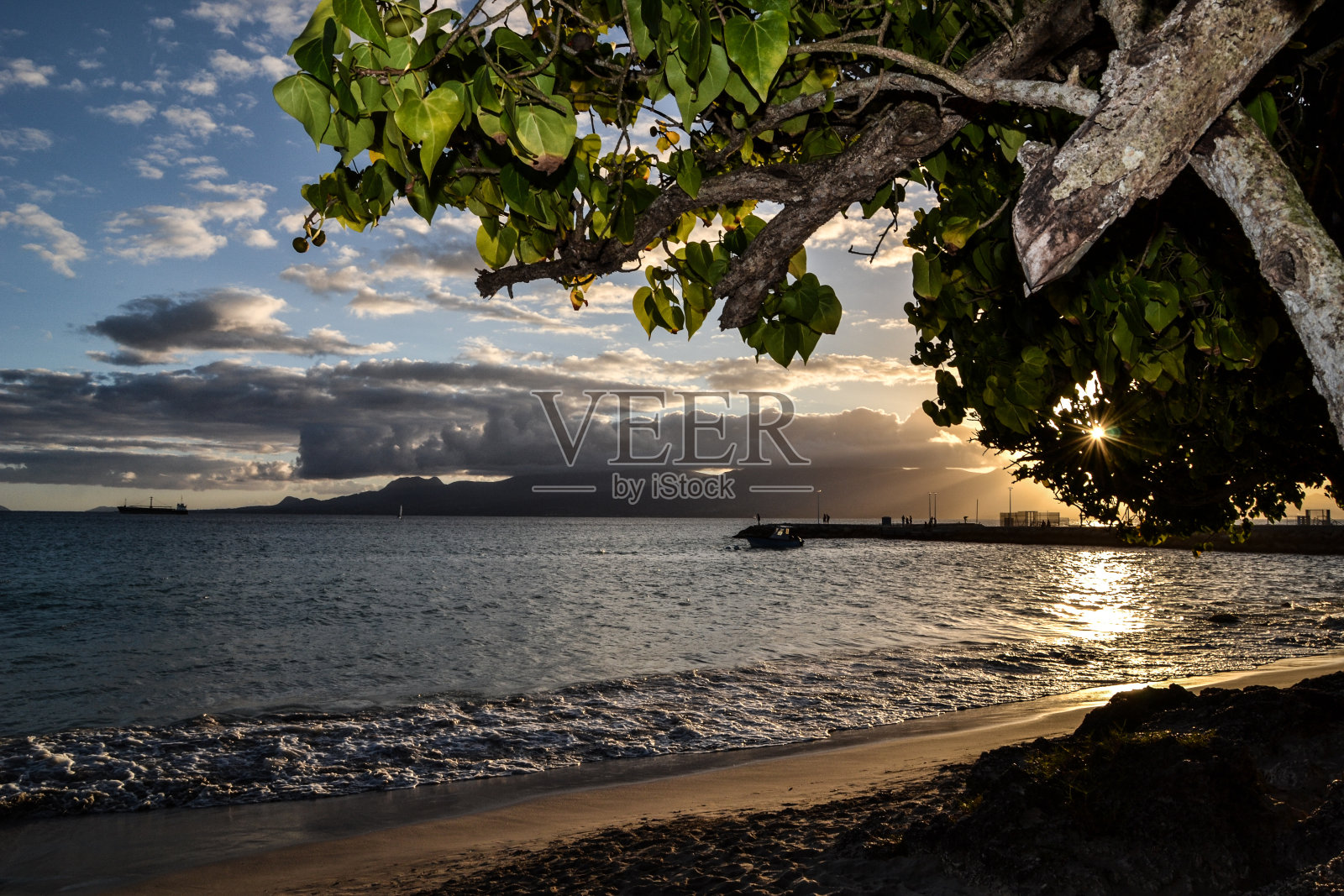 瓜德罗普火山照片摄影图片