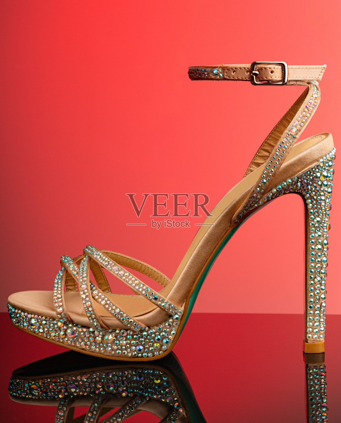 时尚的女式高跟鞋照片摄影图片