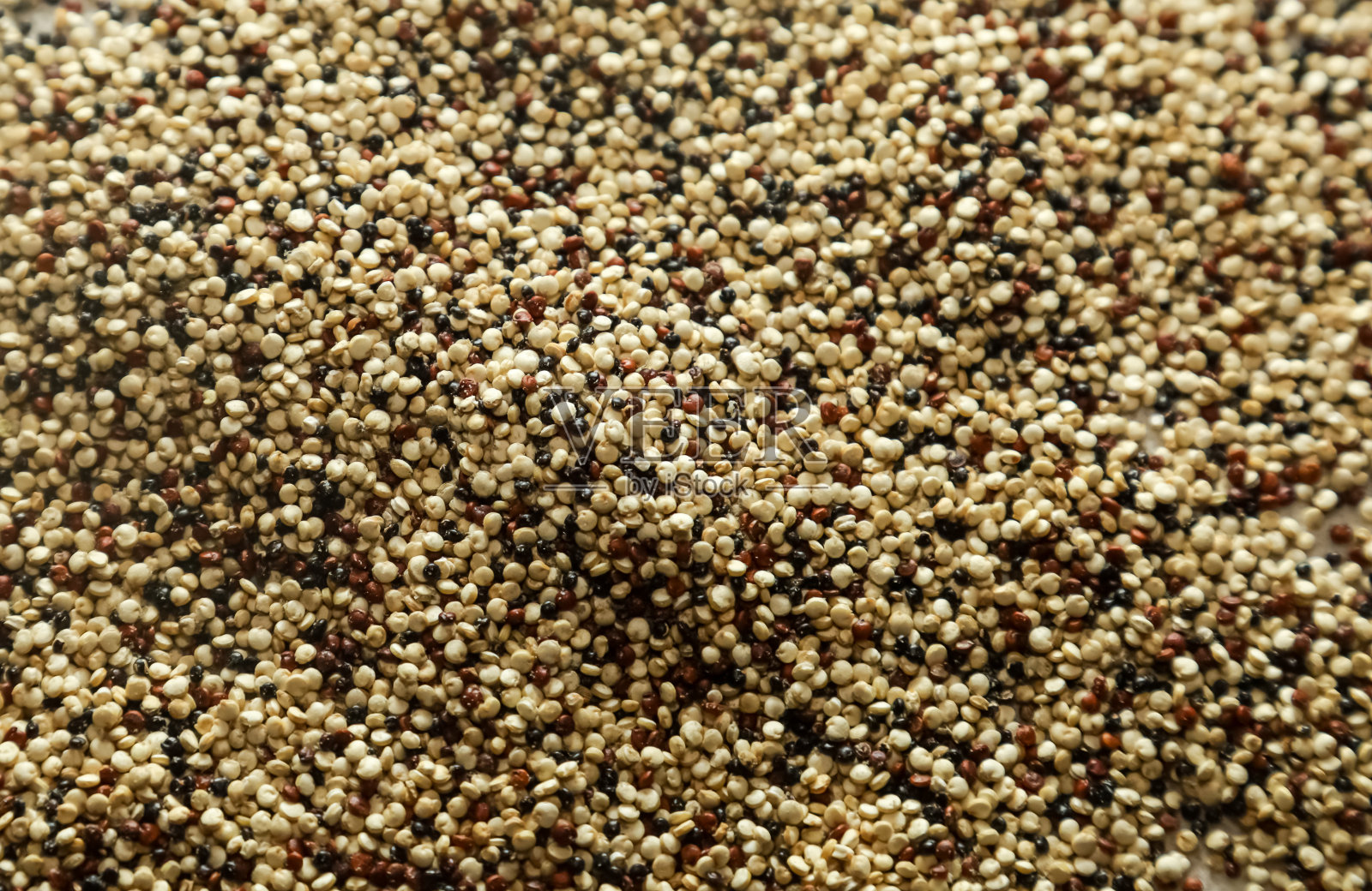 藜麦种子是一种健康的早餐和高纤维食物，对胆固醇患者有好处照片摄影图片