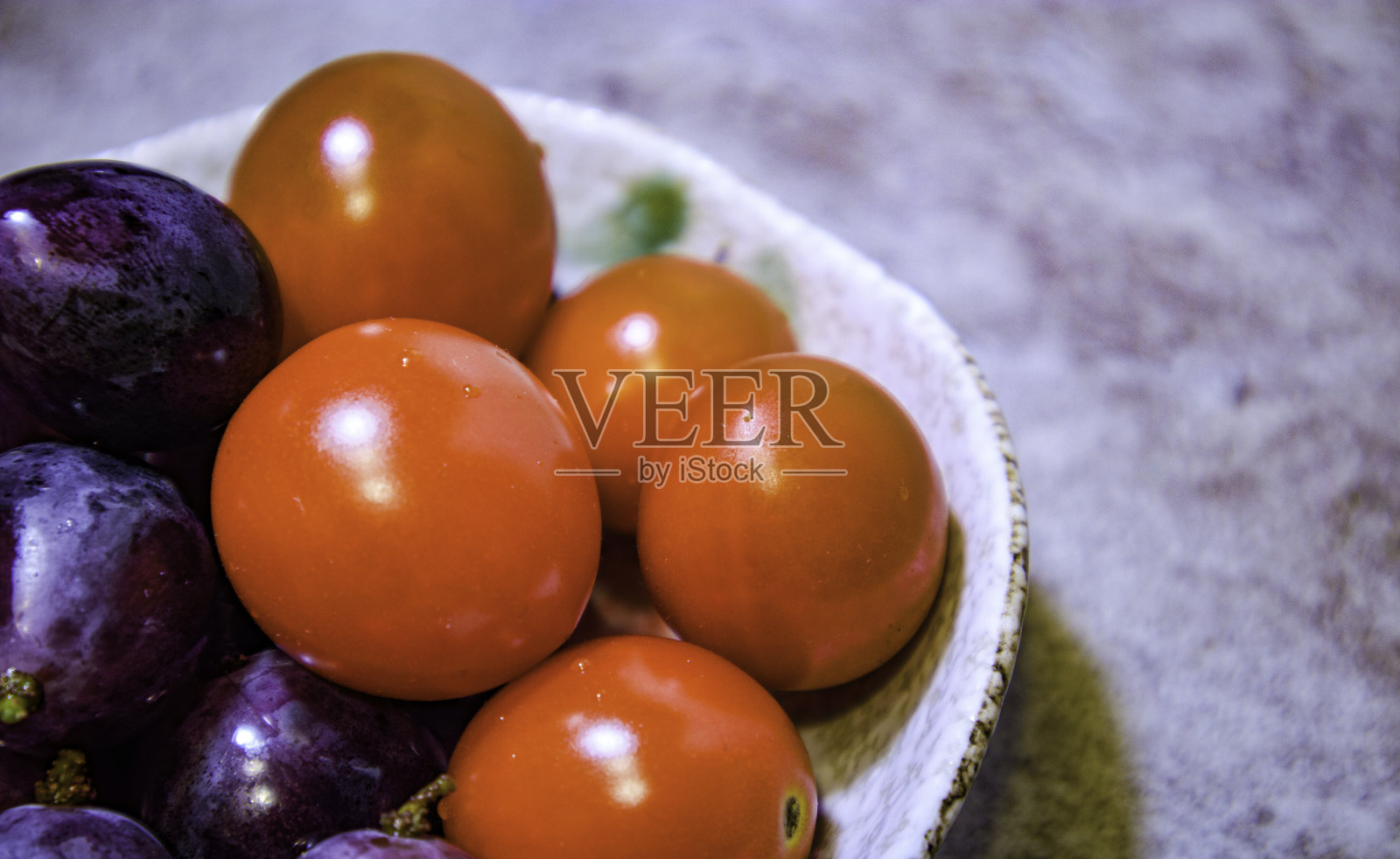 鲜果多汁:葡萄、番茄照片摄影图片