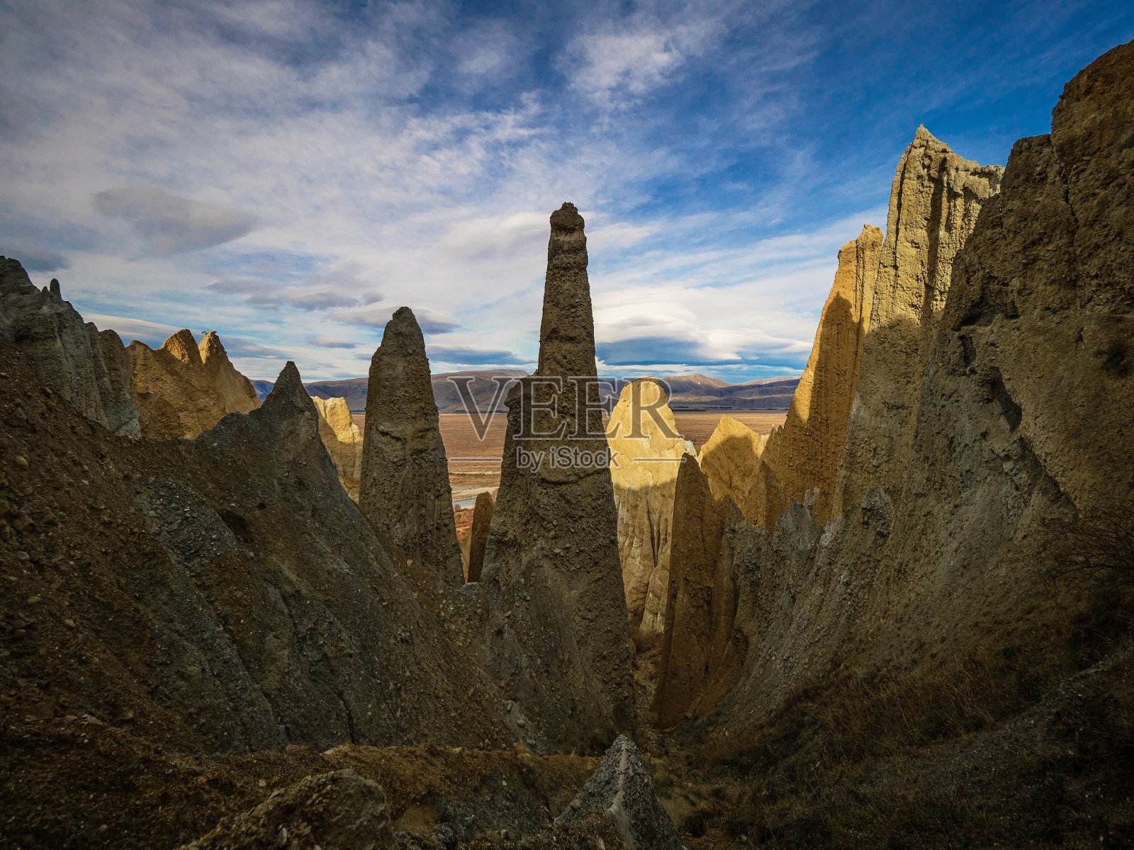奥马拉马粘土崖柱柱地质自然侵蚀淤泥和砂岩形成在坎特伯雷新西兰照片摄影图片