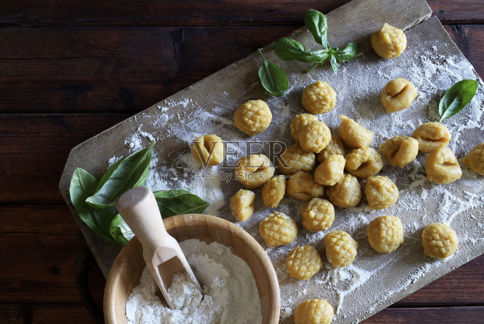 汤圆，传统的意大利食物。照片摄影图片
