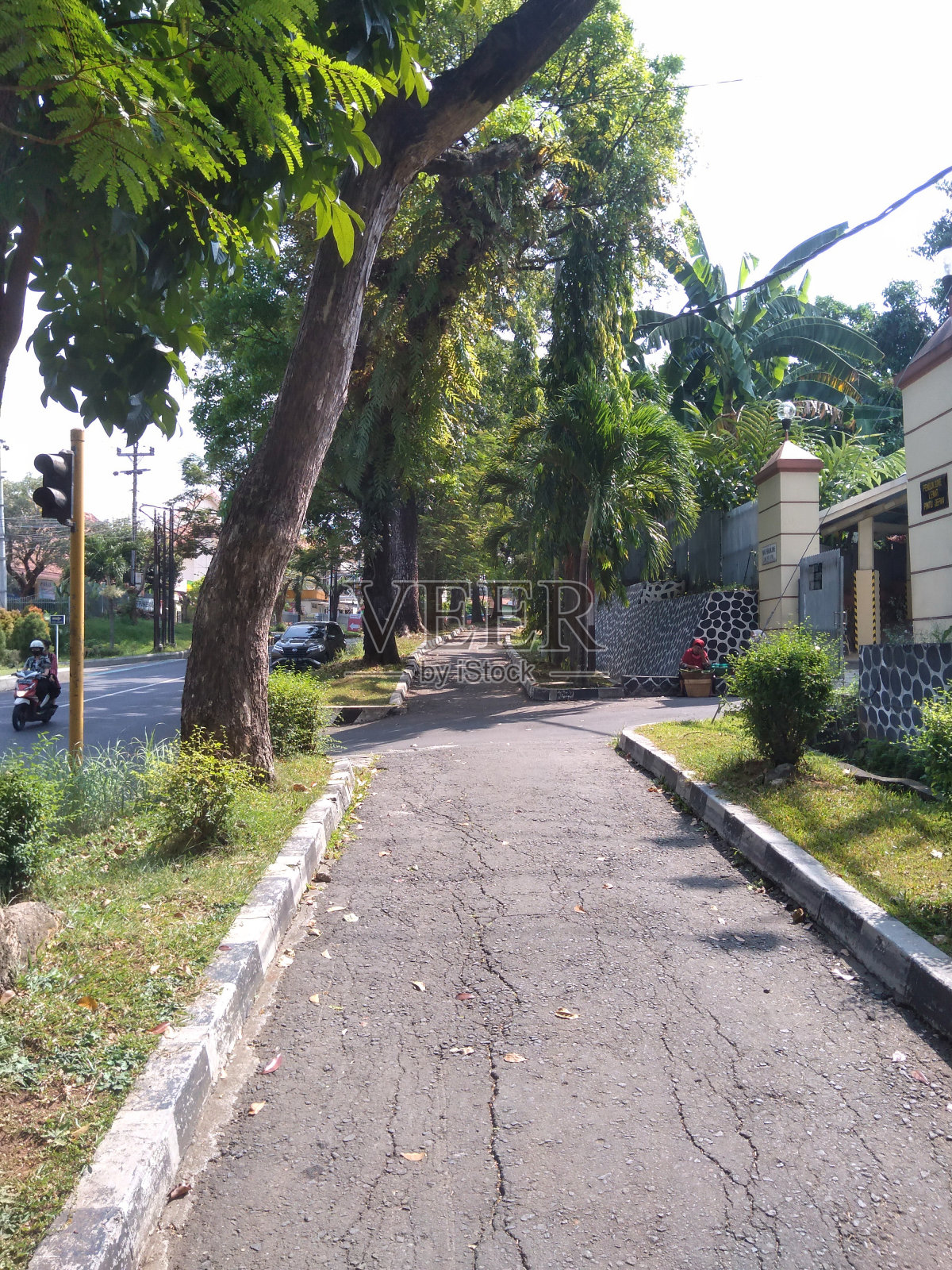 人行道供行人使用的部分照片摄影图片