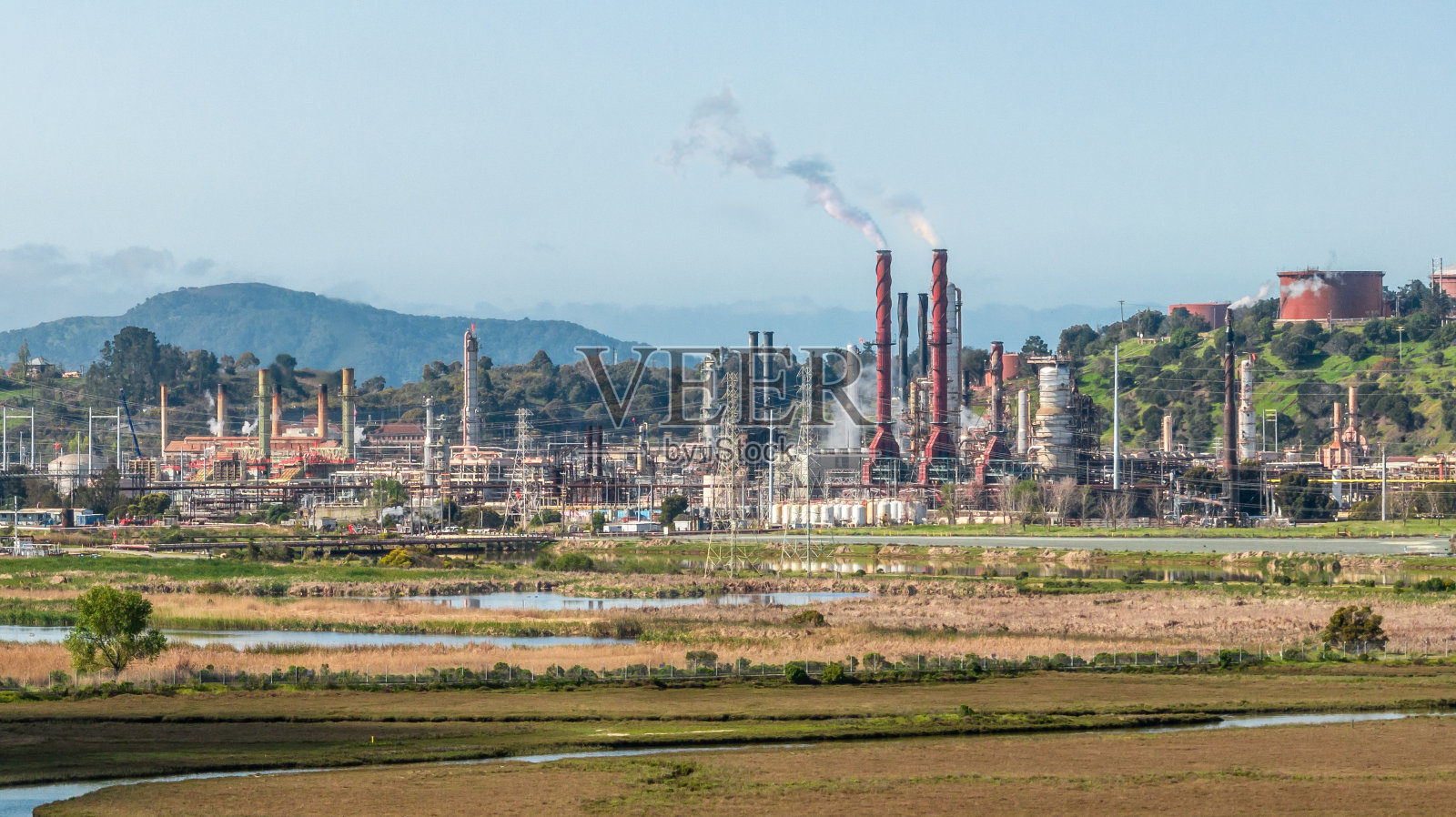 里士满石油和天然气精炼厂照片摄影图片