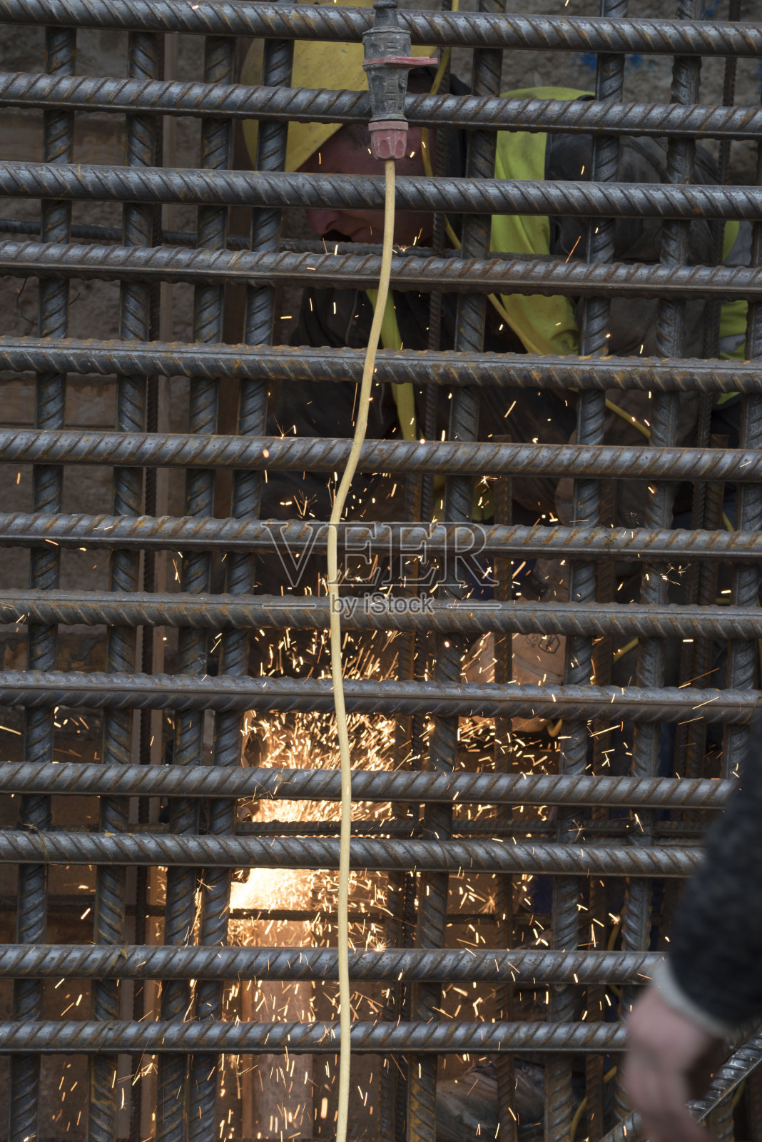 建筑工人和钢筋混凝土照片摄影图片