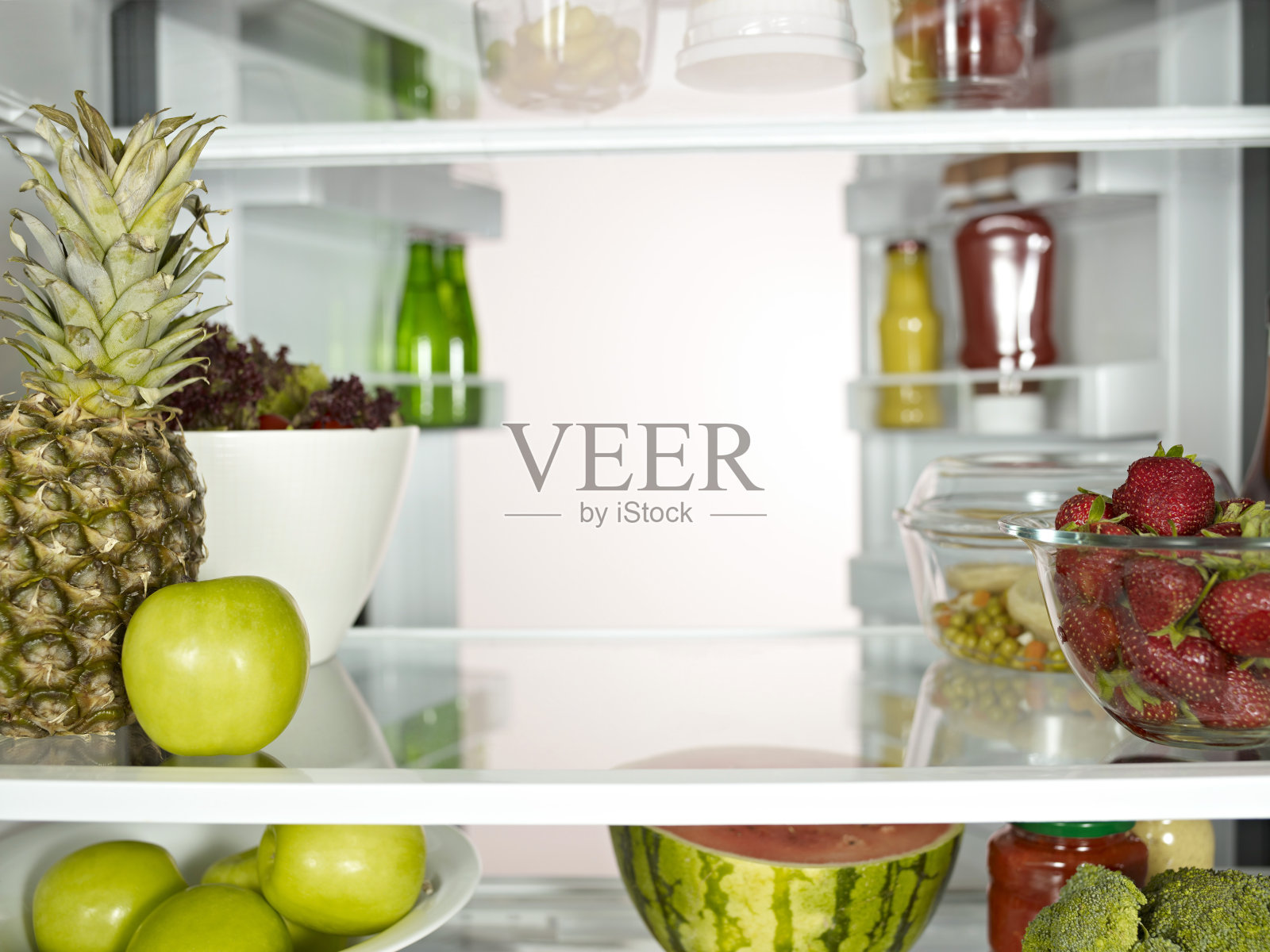 完整的冰箱照片摄影图片