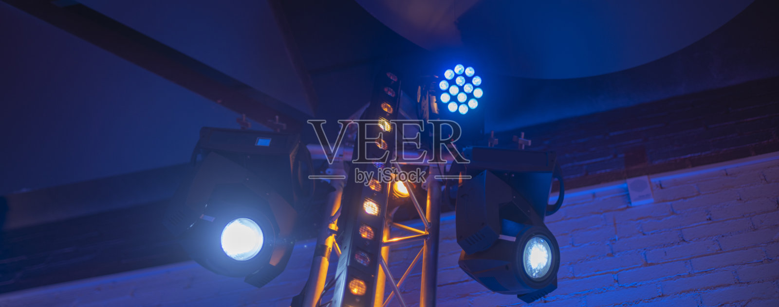 光线照亮了现场照片摄影图片