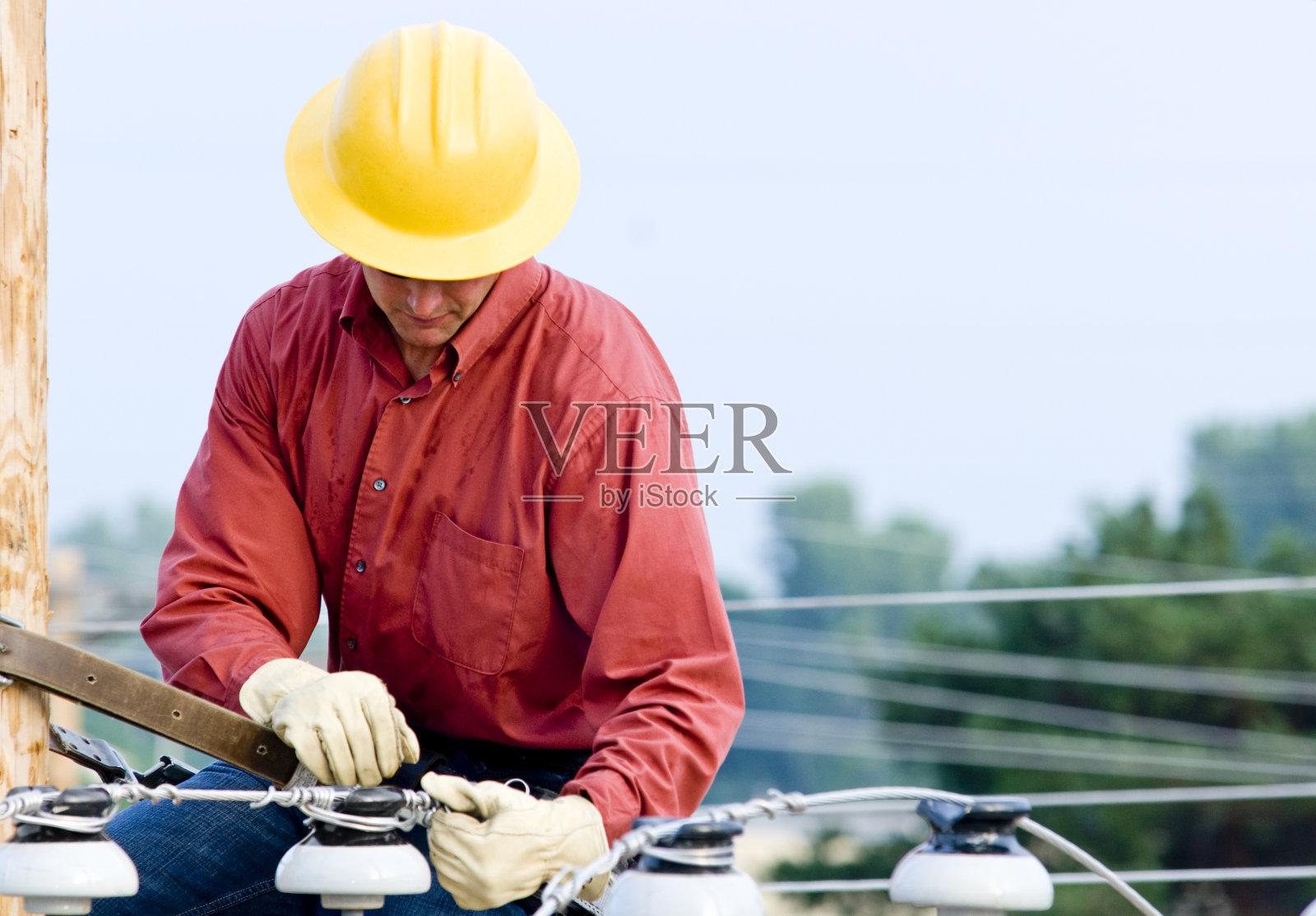 电力线路工人照片摄影图片
