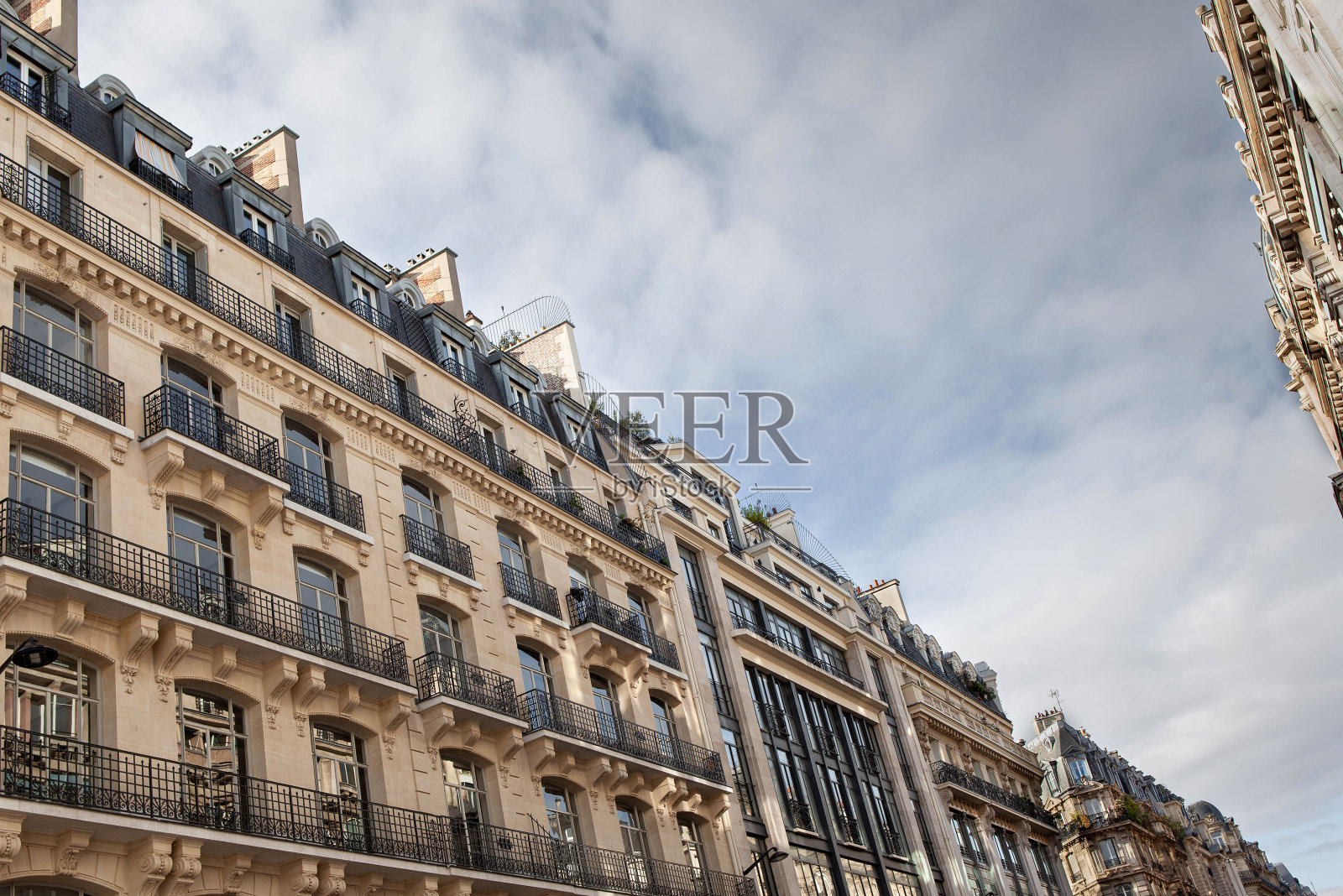 城市景观的透视和立面照片摄影图片