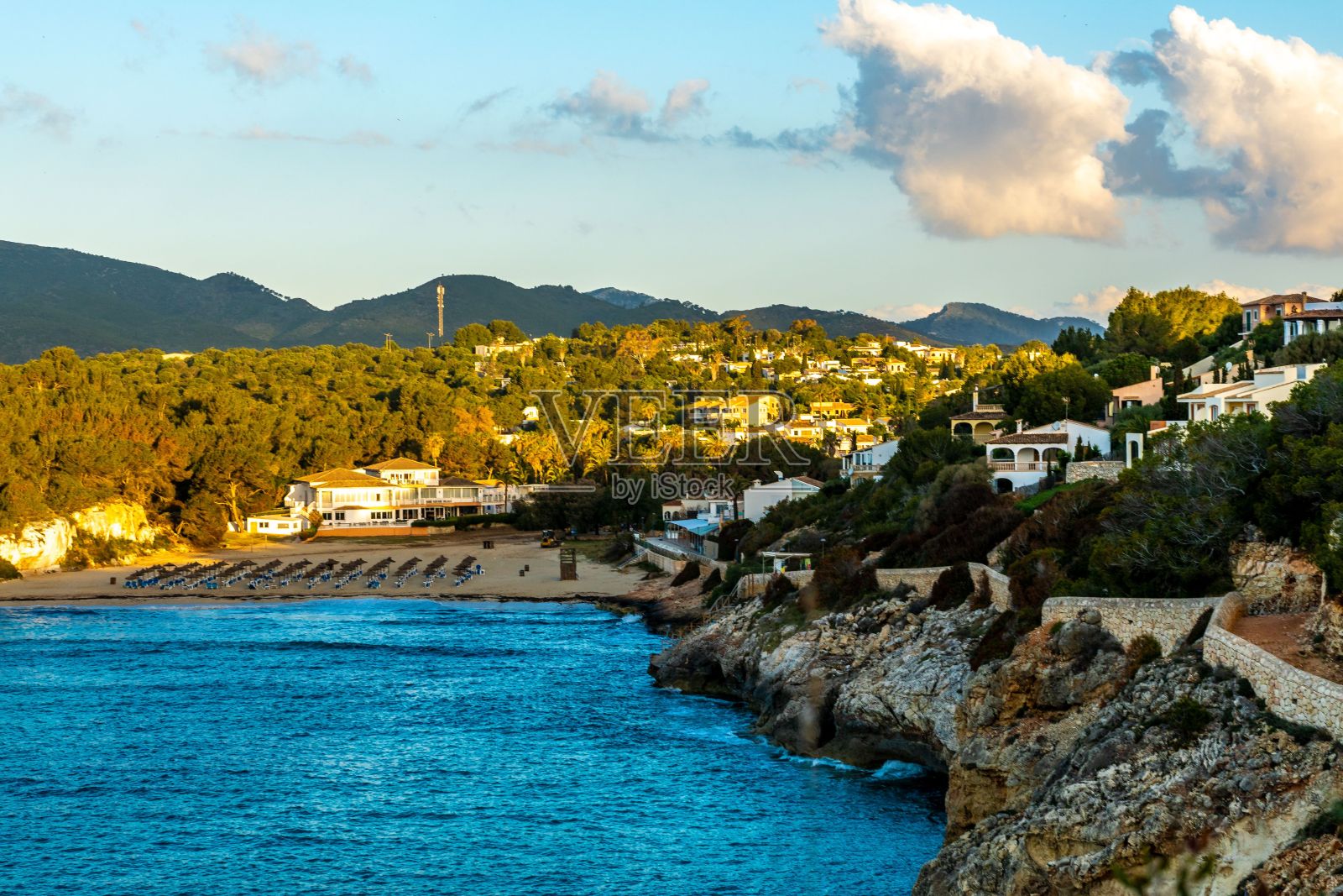 卡拉曼迪亚海滩照片摄影图片