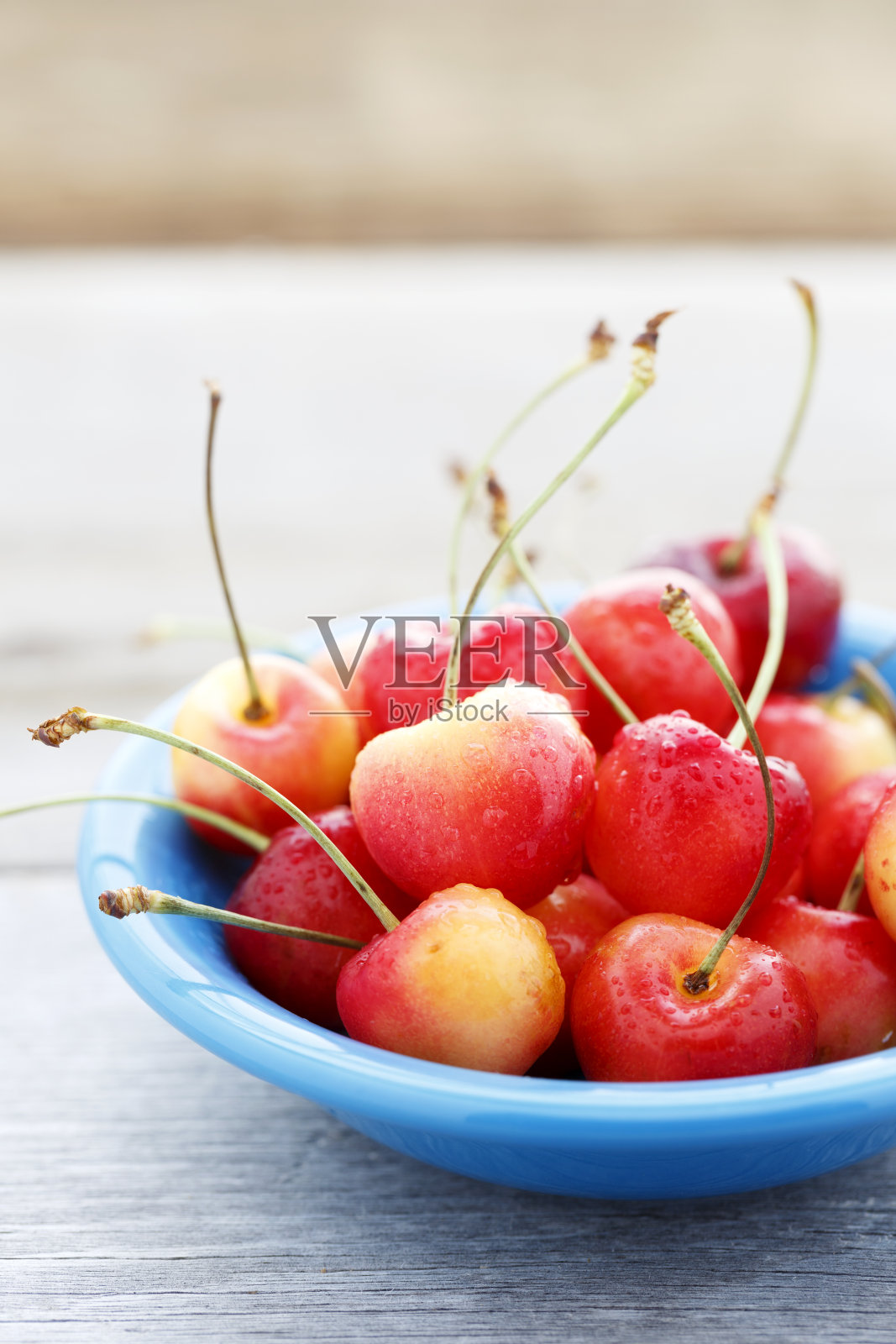 一碗雷尼尔樱桃照片摄影图片