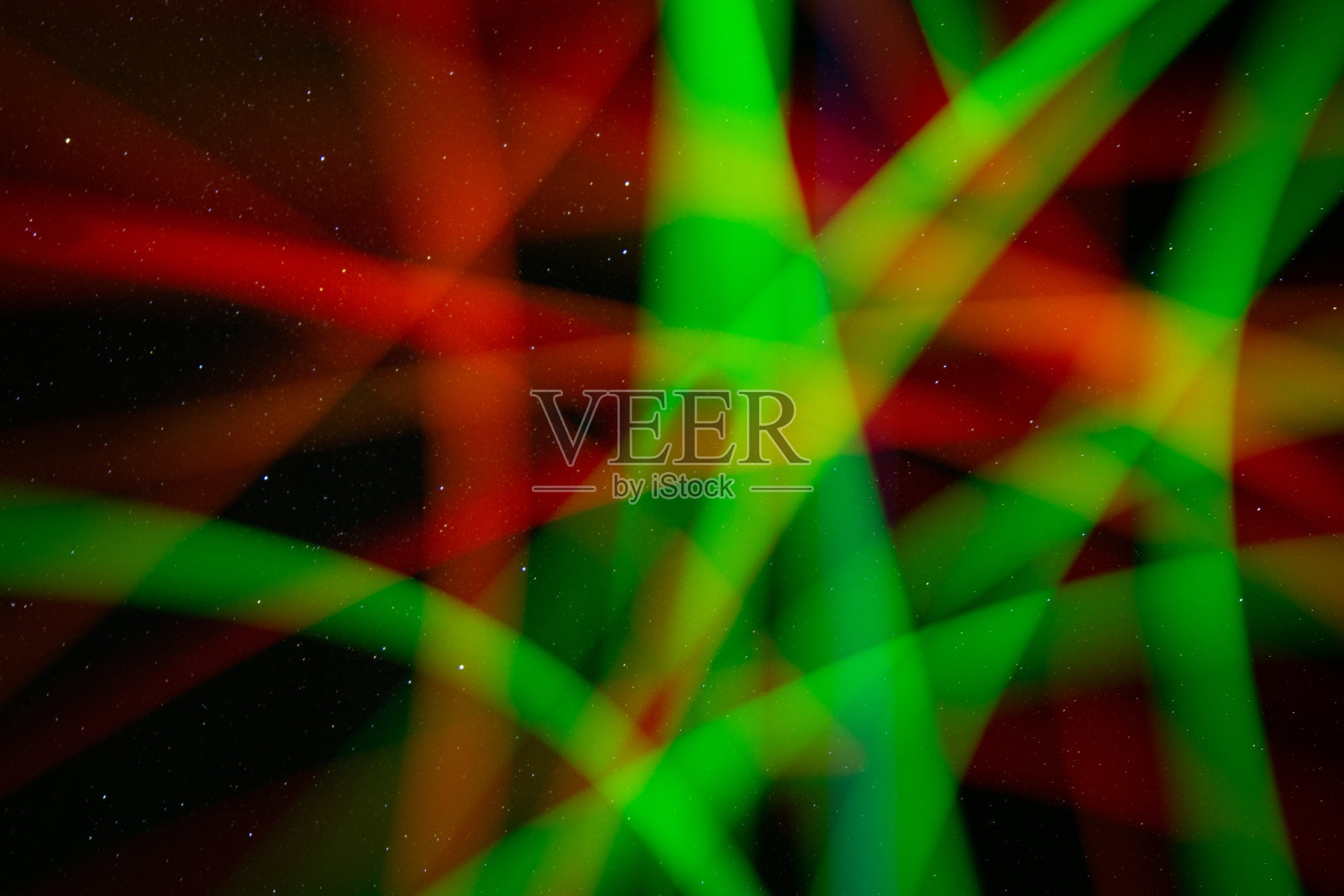 沙漠之夜的天空轨迹照片摄影图片