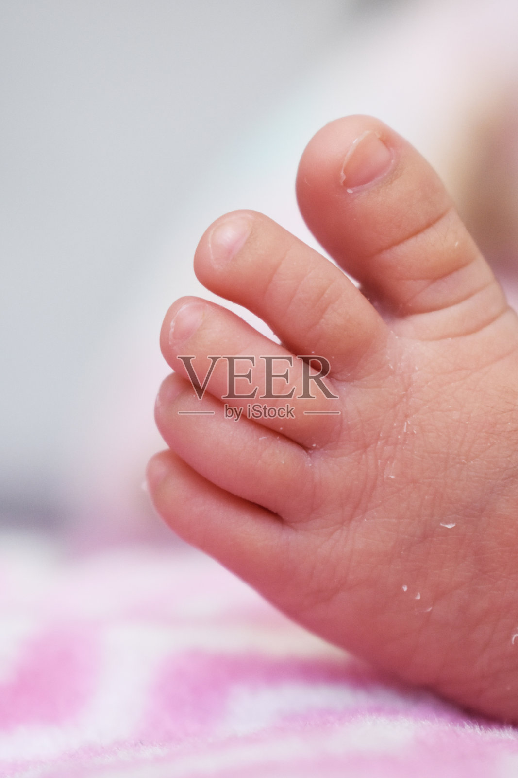 新生婴儿的脚照片摄影图片