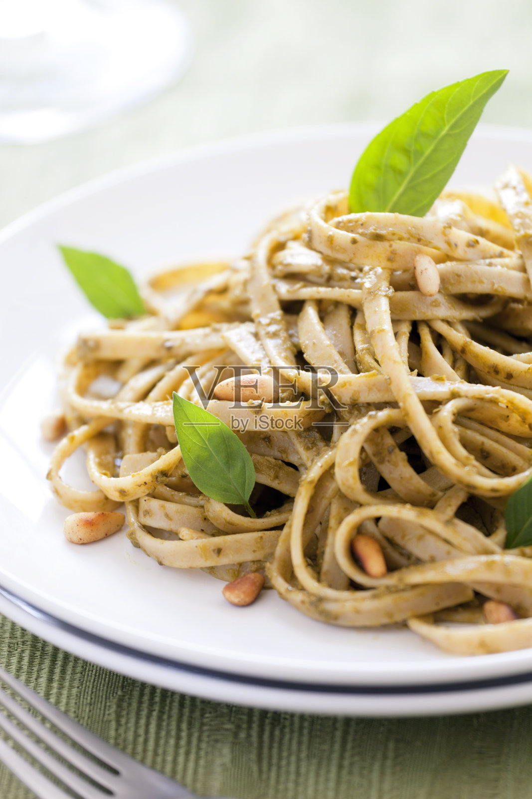 费图奇内·佩斯托·帕斯塔照片摄影图片