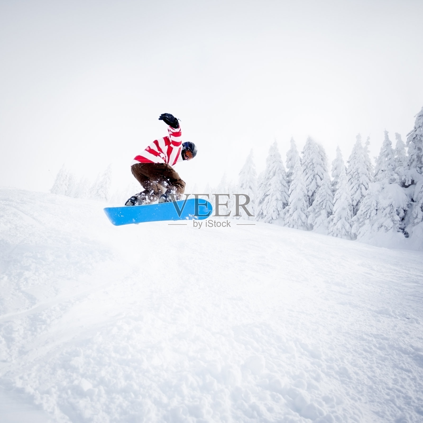山上的滑雪板照片摄影图片