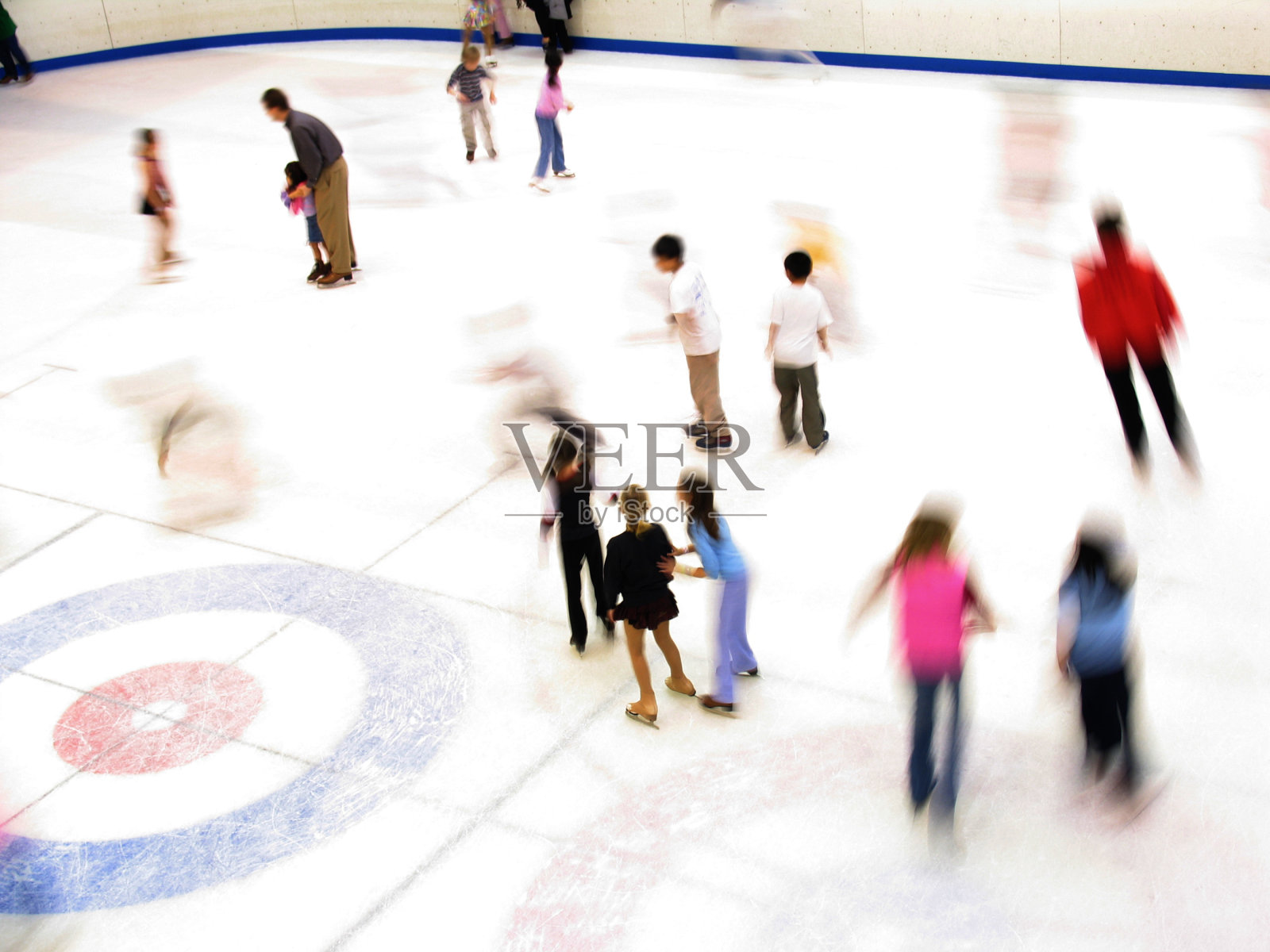 溜冰者的模糊照片照片摄影图片