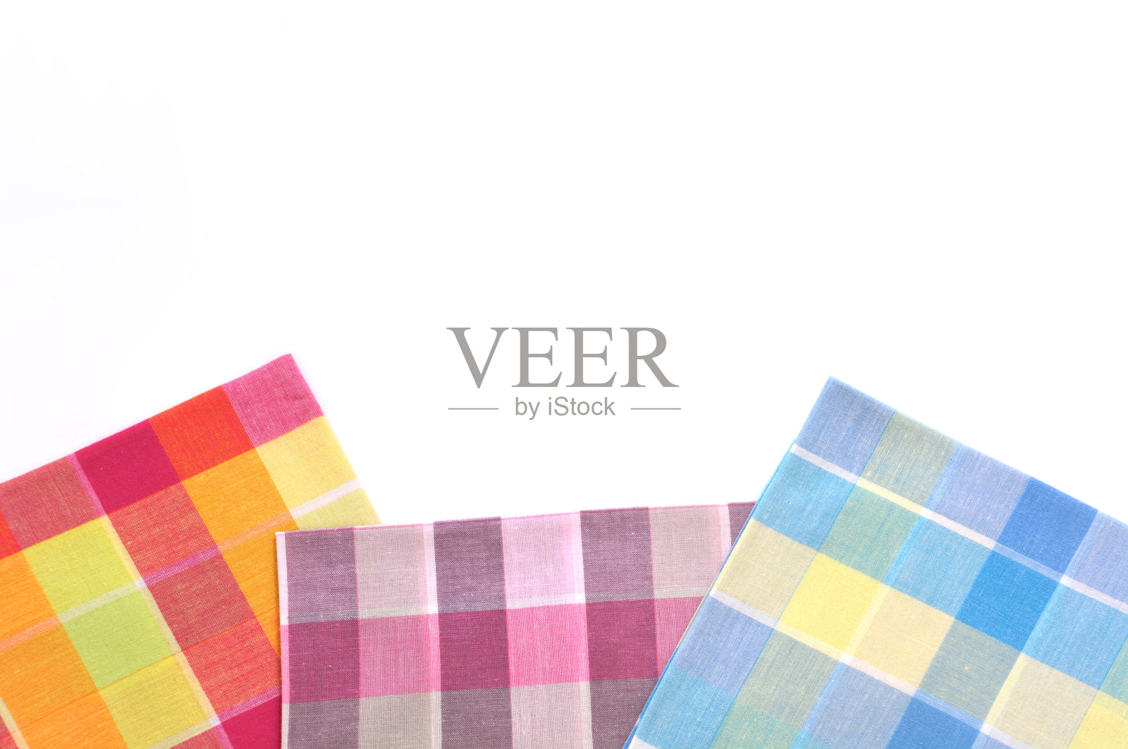 叠格子手帕孤立在白色背景，复制空间照片摄影图片