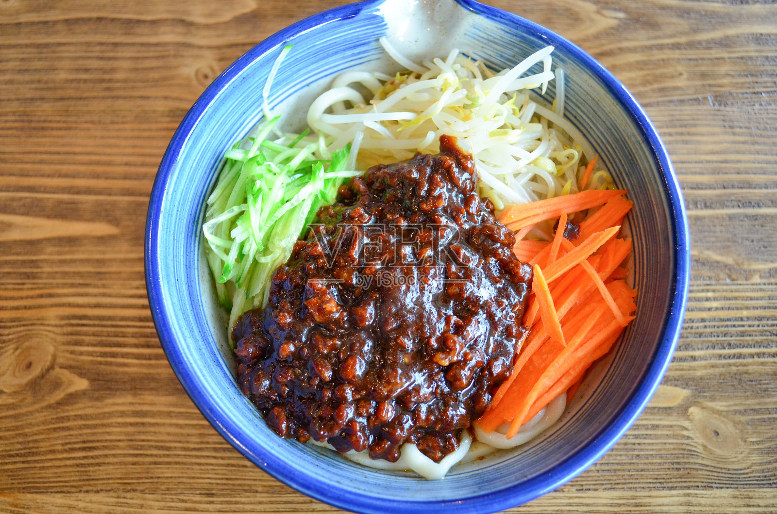 豆瓣酱面照片摄影图片