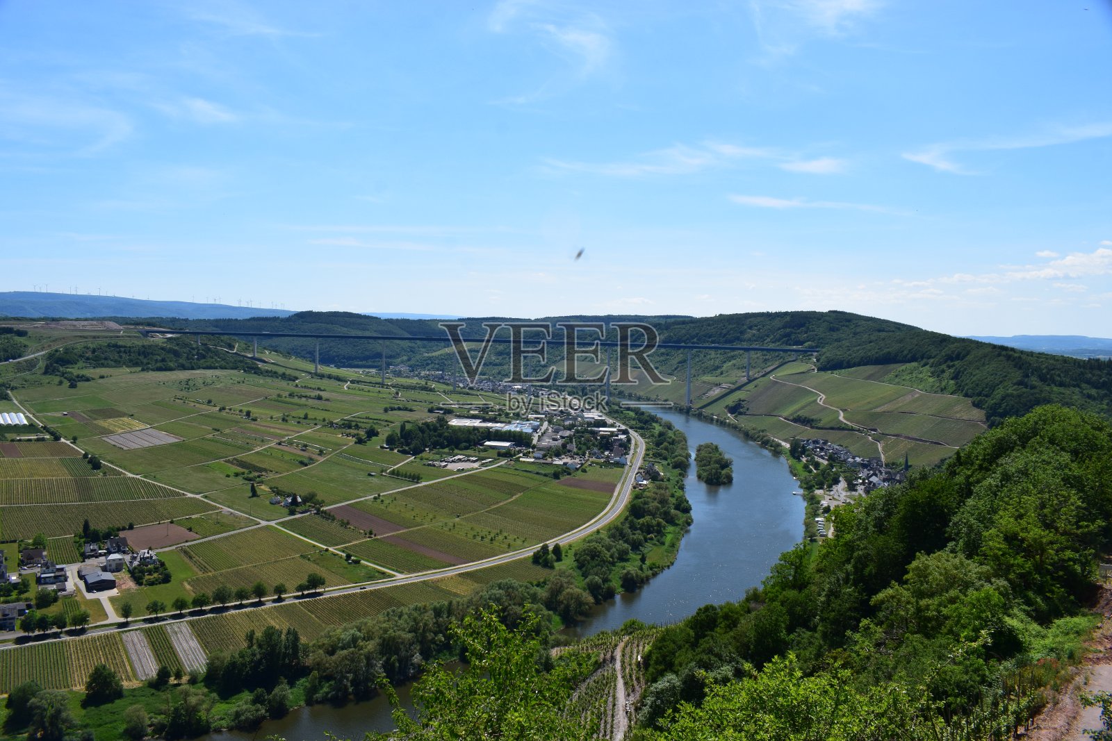 特里滕海姆附近的摩泽尔河谷照片摄影图片