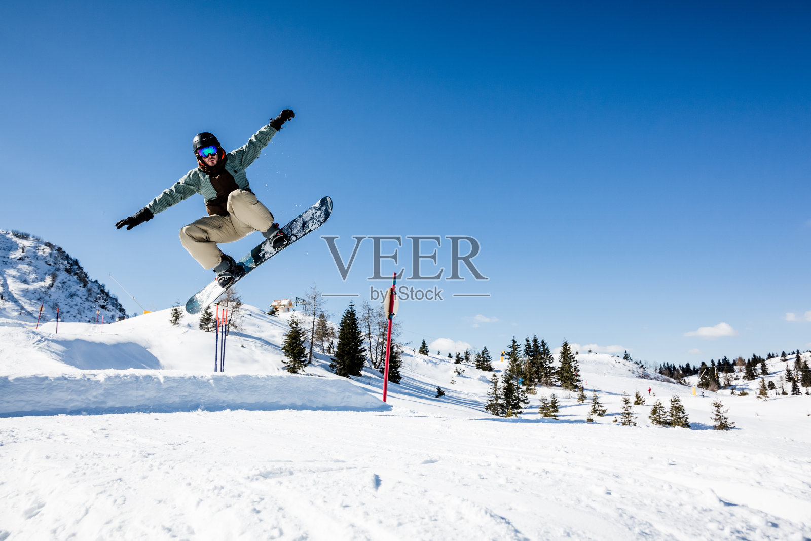 年轻人滑雪照片摄影图片