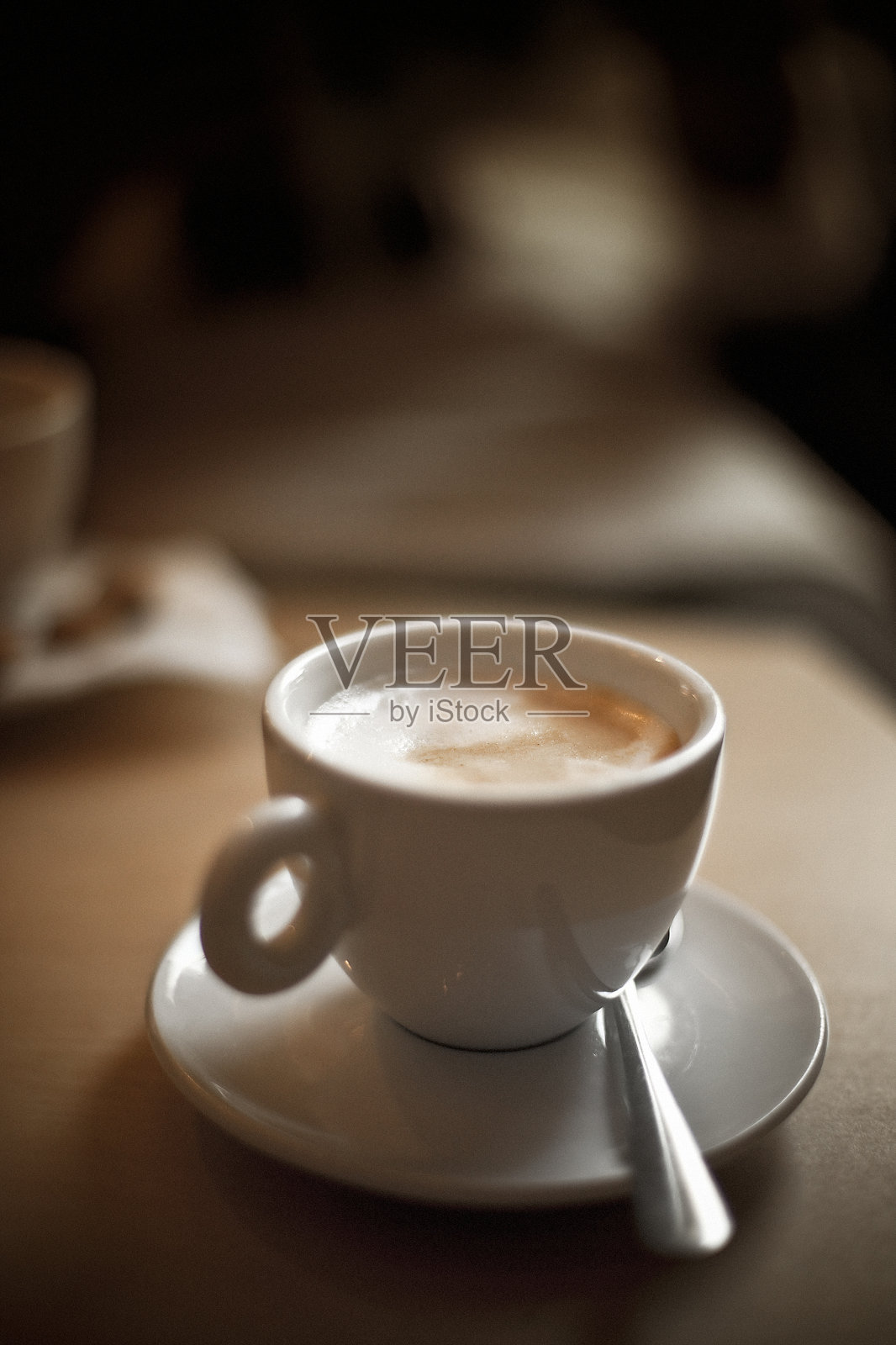 白色杯子里的咖啡照片摄影图片