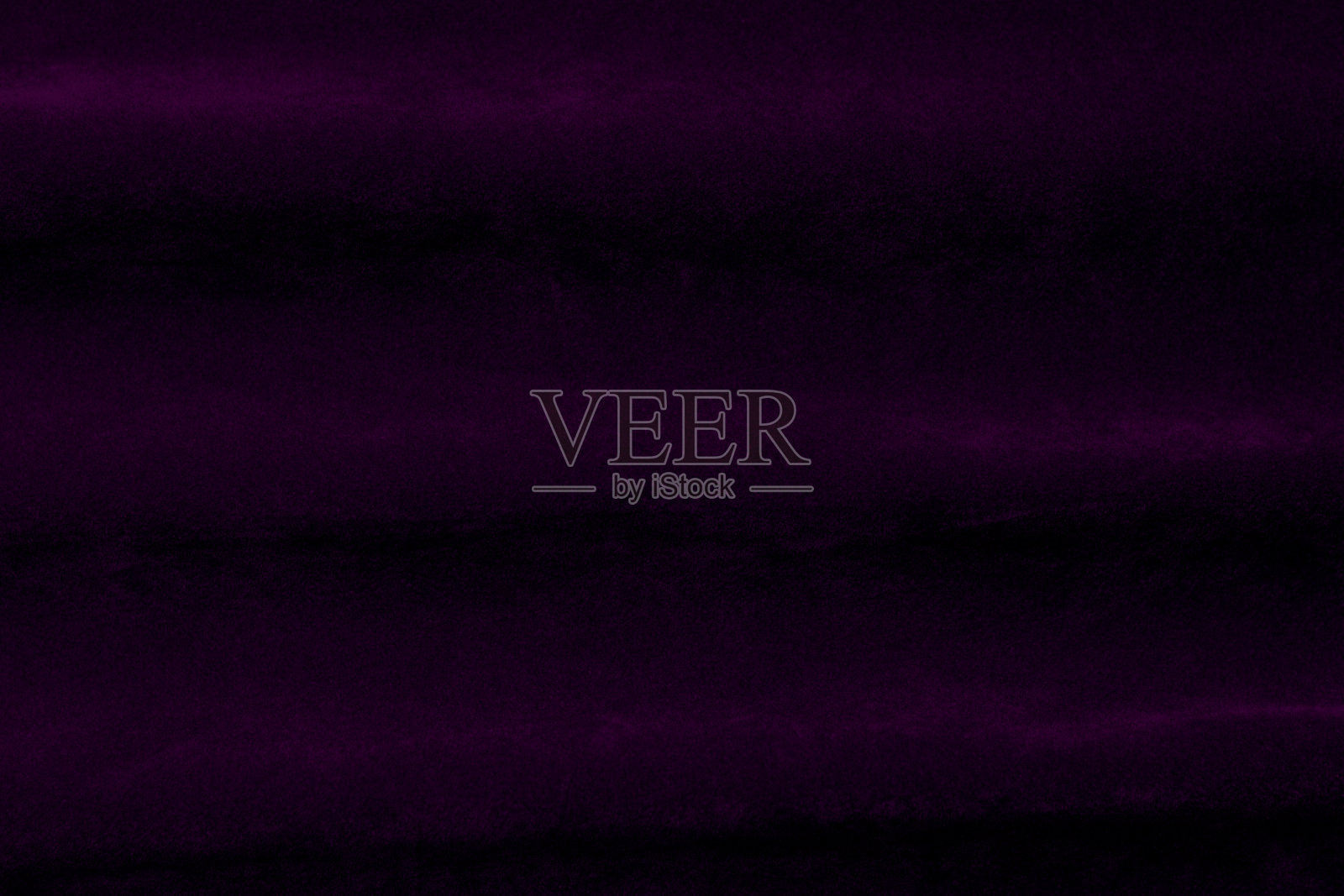 紫色天鹅绒织物纹理用作背景。紫色织物背景柔软光滑的纺织材料。有文字的空间。照片摄影图片