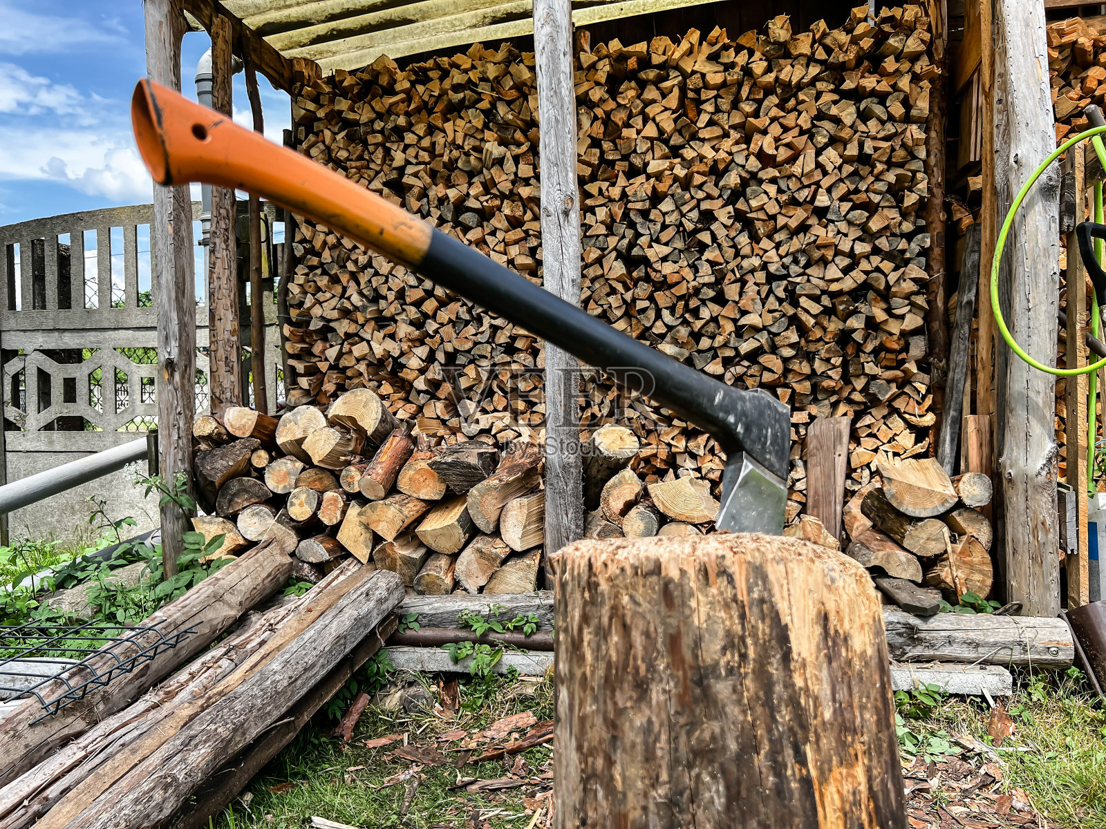 木材碎片作为替代燃料照片摄影图片