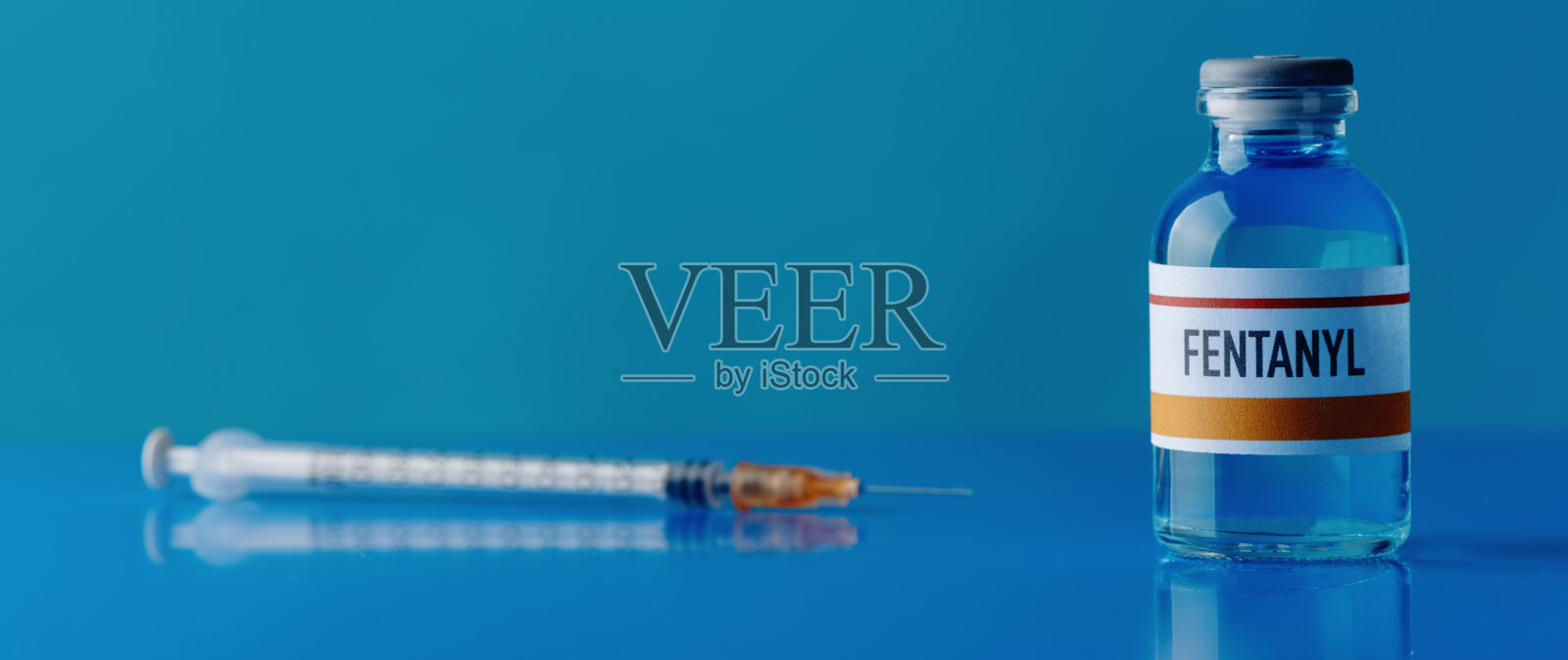 注射器和芬太尼模拟瓶，横幅照片摄影图片