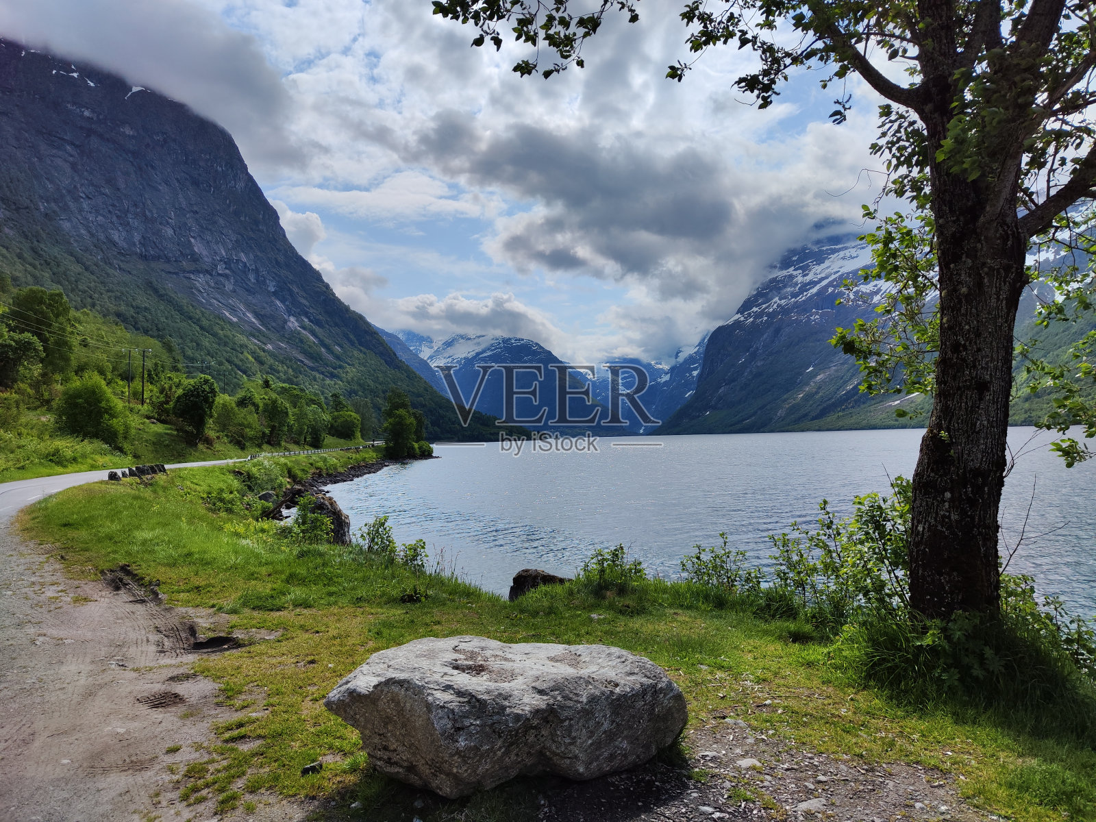 沿着洛瓦特湖。挪威照片摄影图片