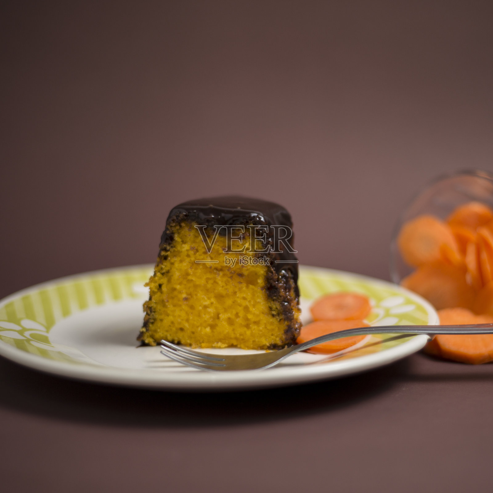 胡萝卜蛋糕巧克力糖霜巴西照片摄影图片