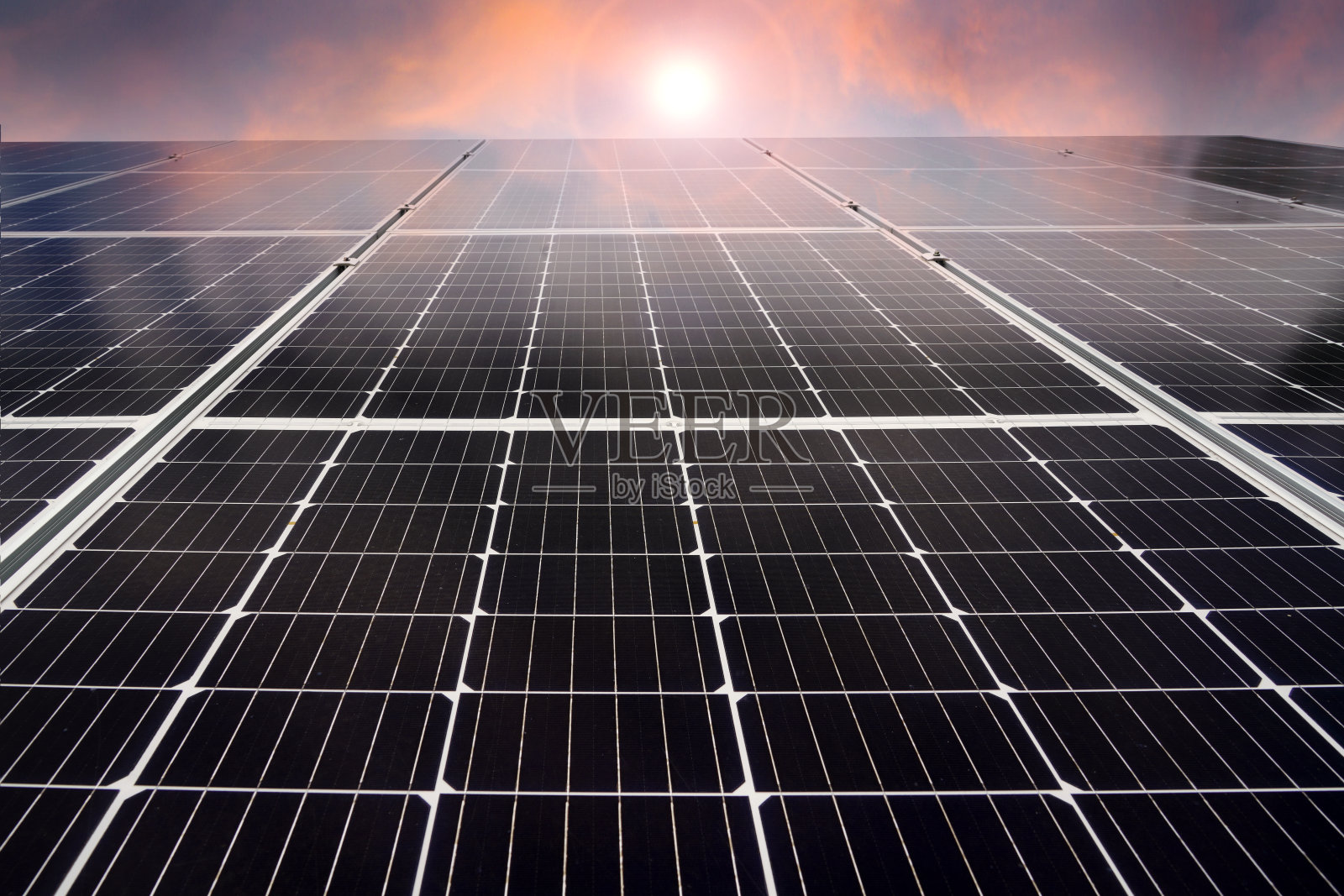 太阳能电池板或太阳能电池能源和亚洲的太阳能发电。照片摄影图片