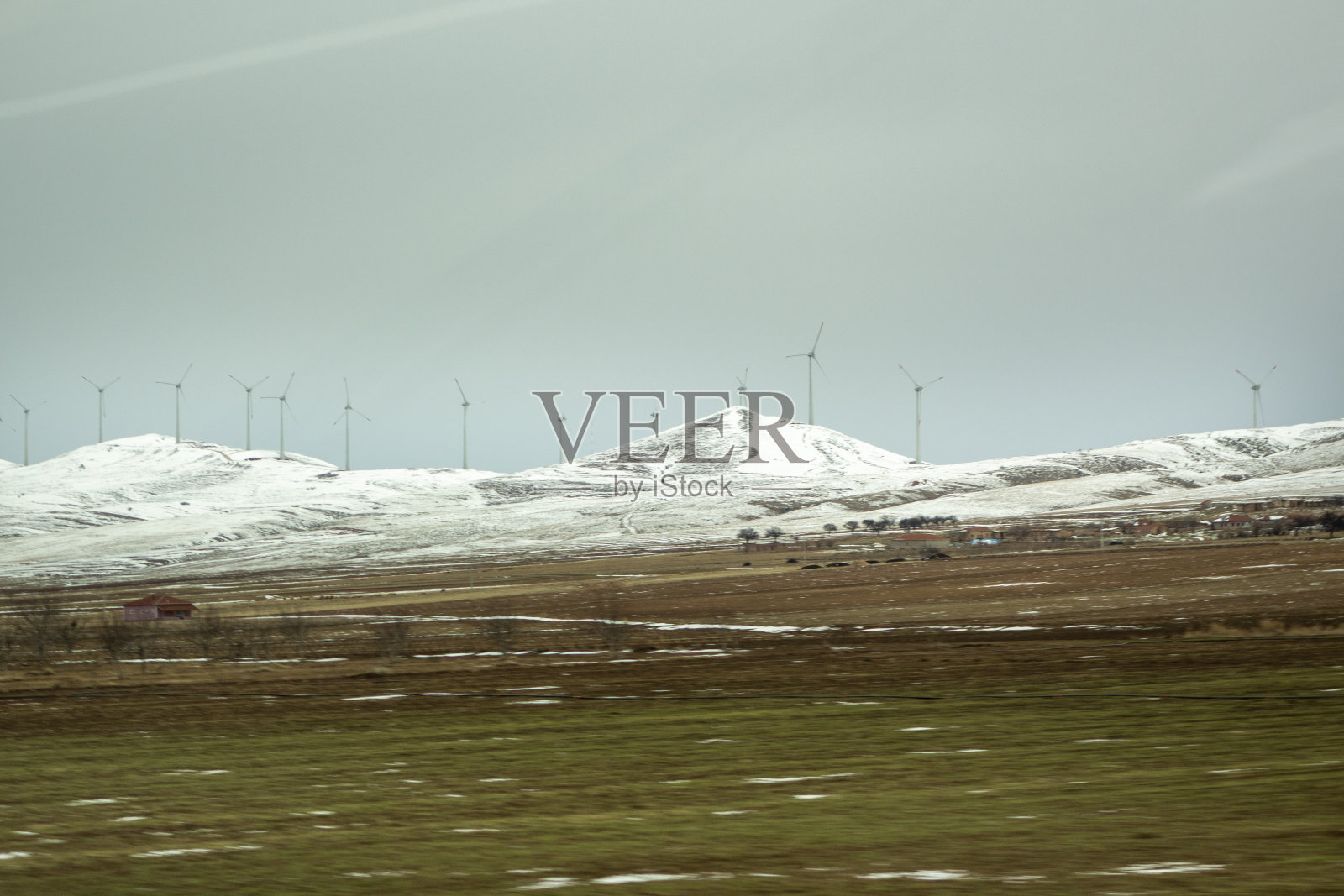 雪域和风车照片摄影图片
