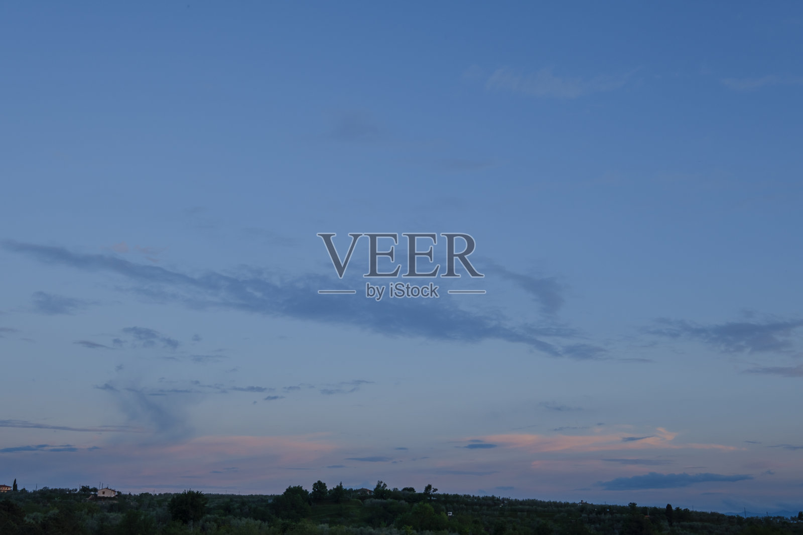 只有浪漫的晚霞天空照片摄影图片