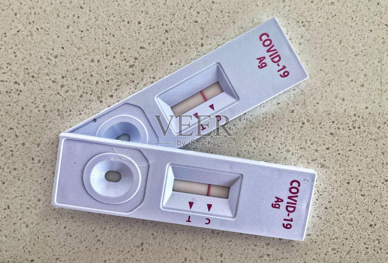 COVID-19快速检测试剂盒照片摄影图片
