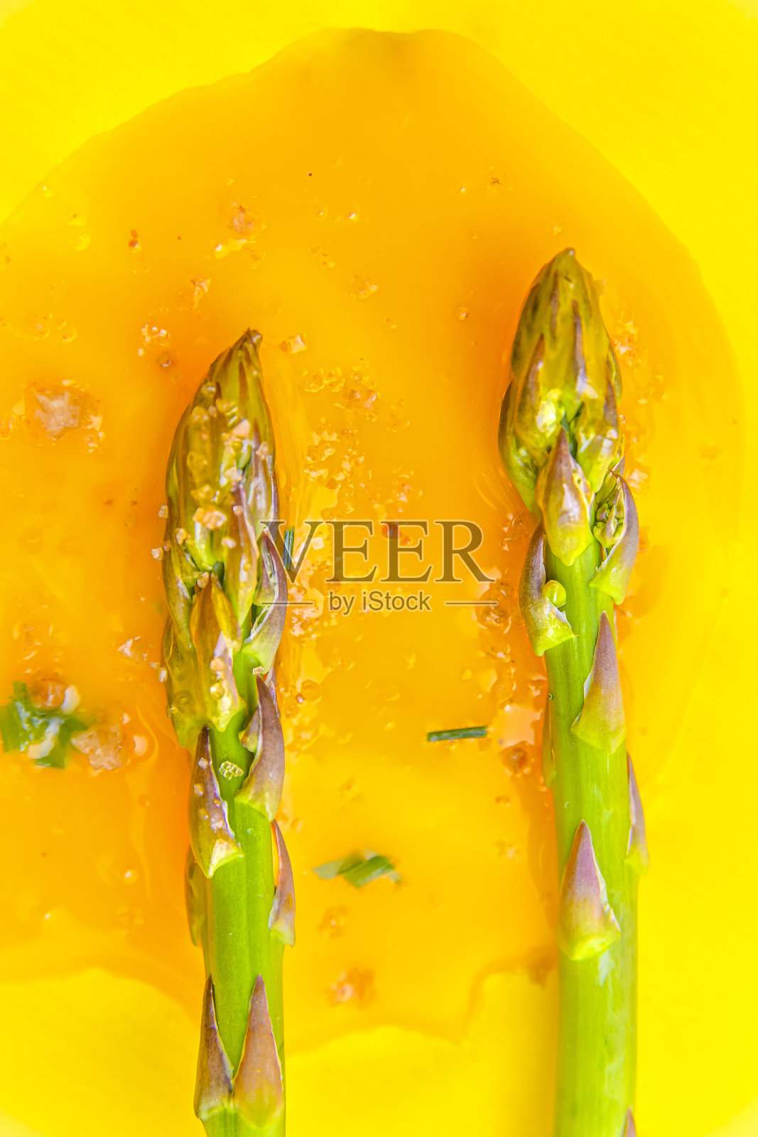 芦笋和鸡蛋照片摄影图片